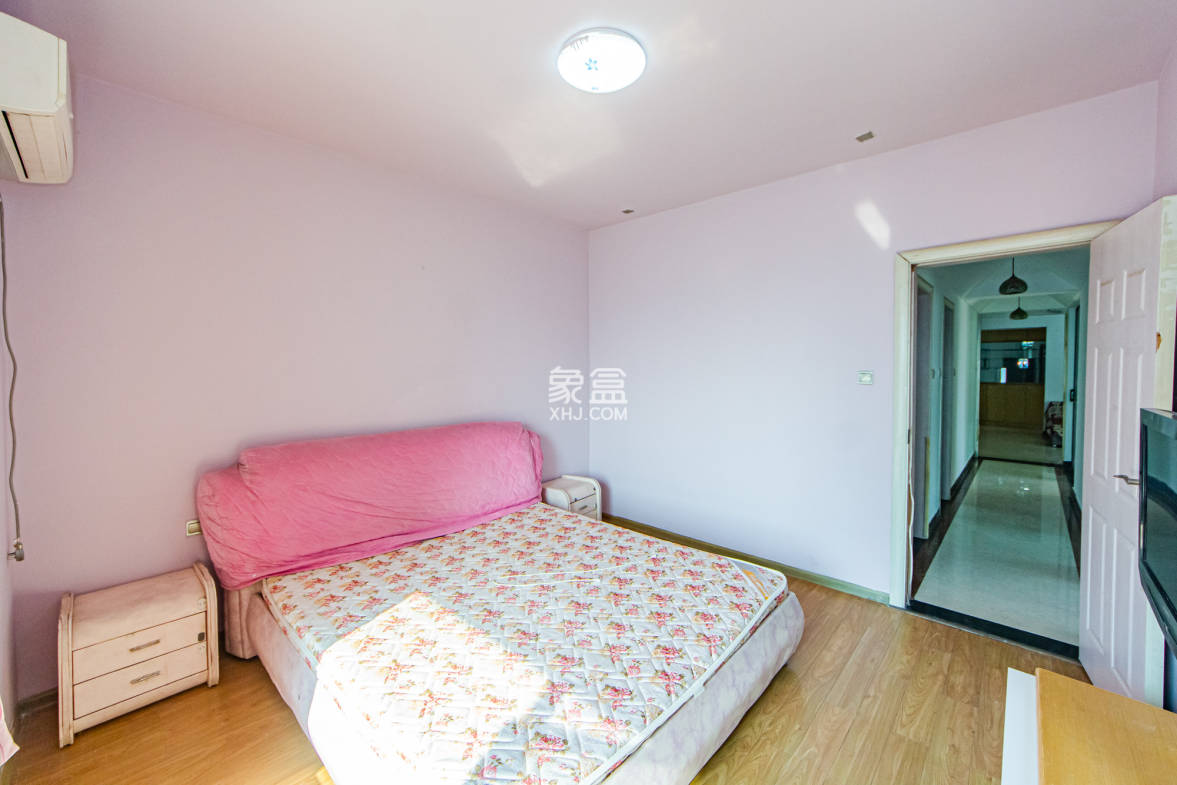 滨江君悦香邸  3室2厅1卫    98.0万 滨江君悦香邸  3室2厅1卫    98.0万卧室