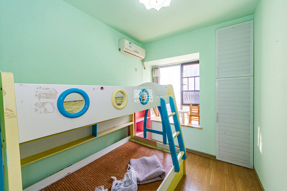 滨江君悦香邸  3室2厅1卫    98.0万 滨江君悦香邸  3室2厅1卫    98.0万卧室