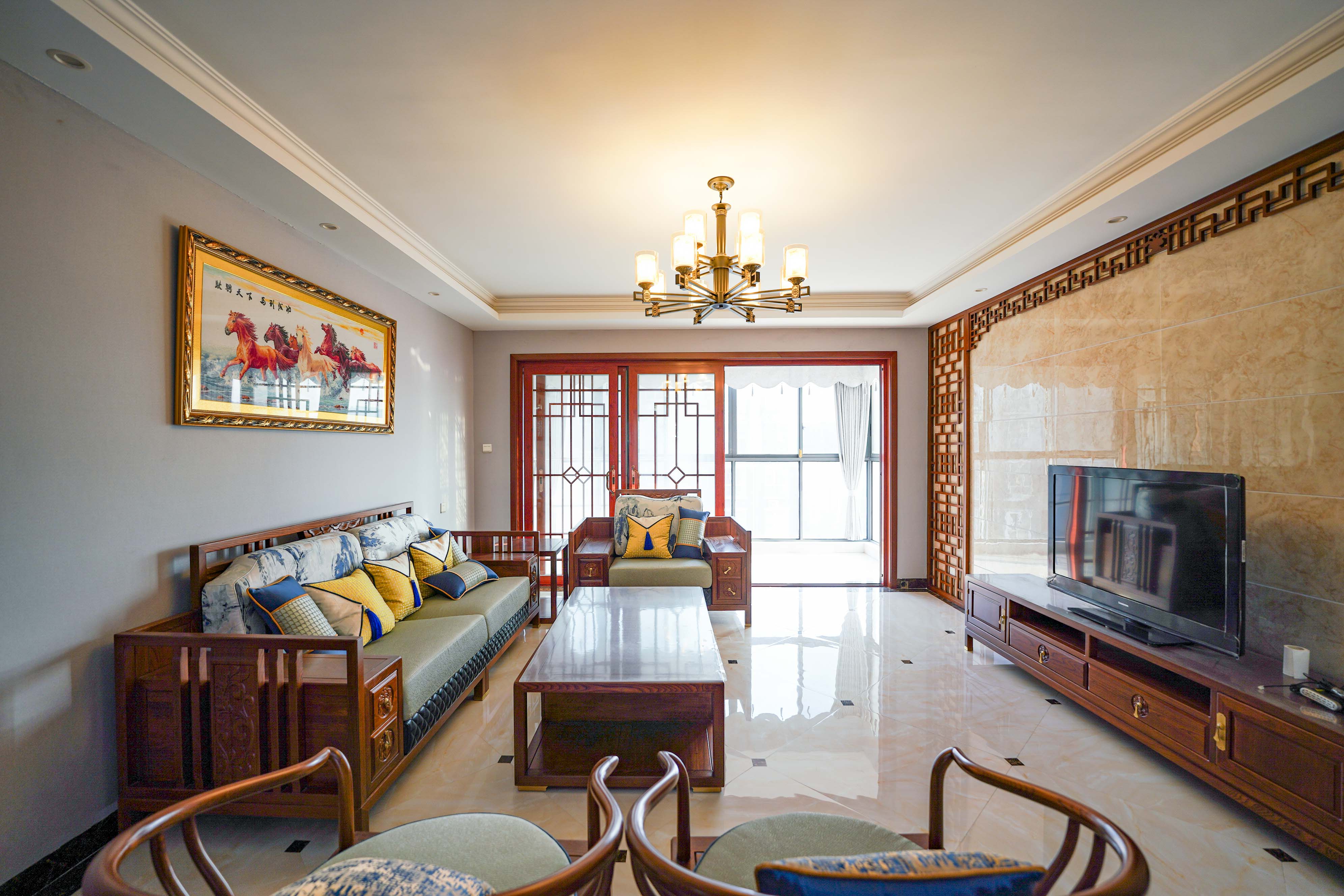 德泽苑  5室2厅2卫    128.0万 德泽苑  5室2厅2卫    128.0万客厅