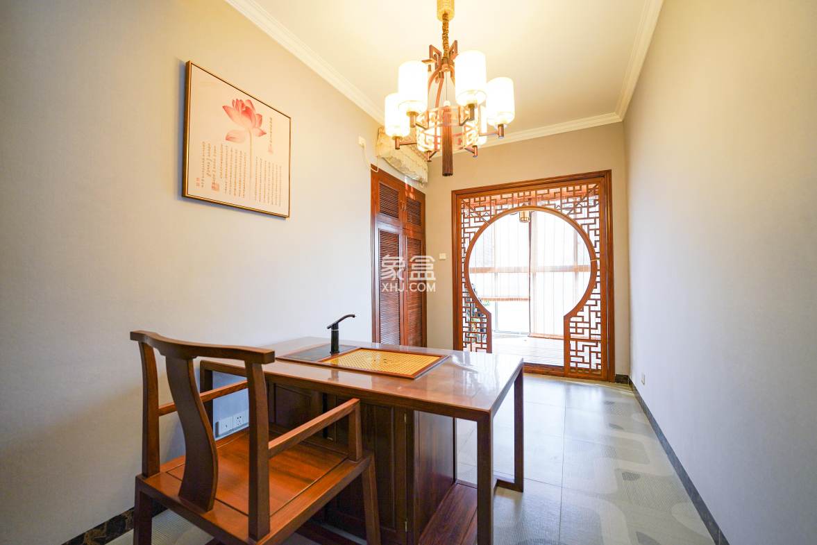 德泽苑  5室2厅2卫    128.0万 德泽苑  5室2厅2卫    128.0万卧室