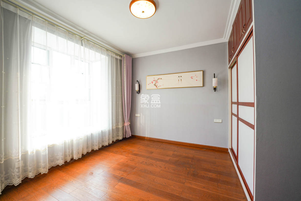 德泽苑  5室2厅2卫    128.0万 德泽苑  5室2厅2卫    128.0万卧室