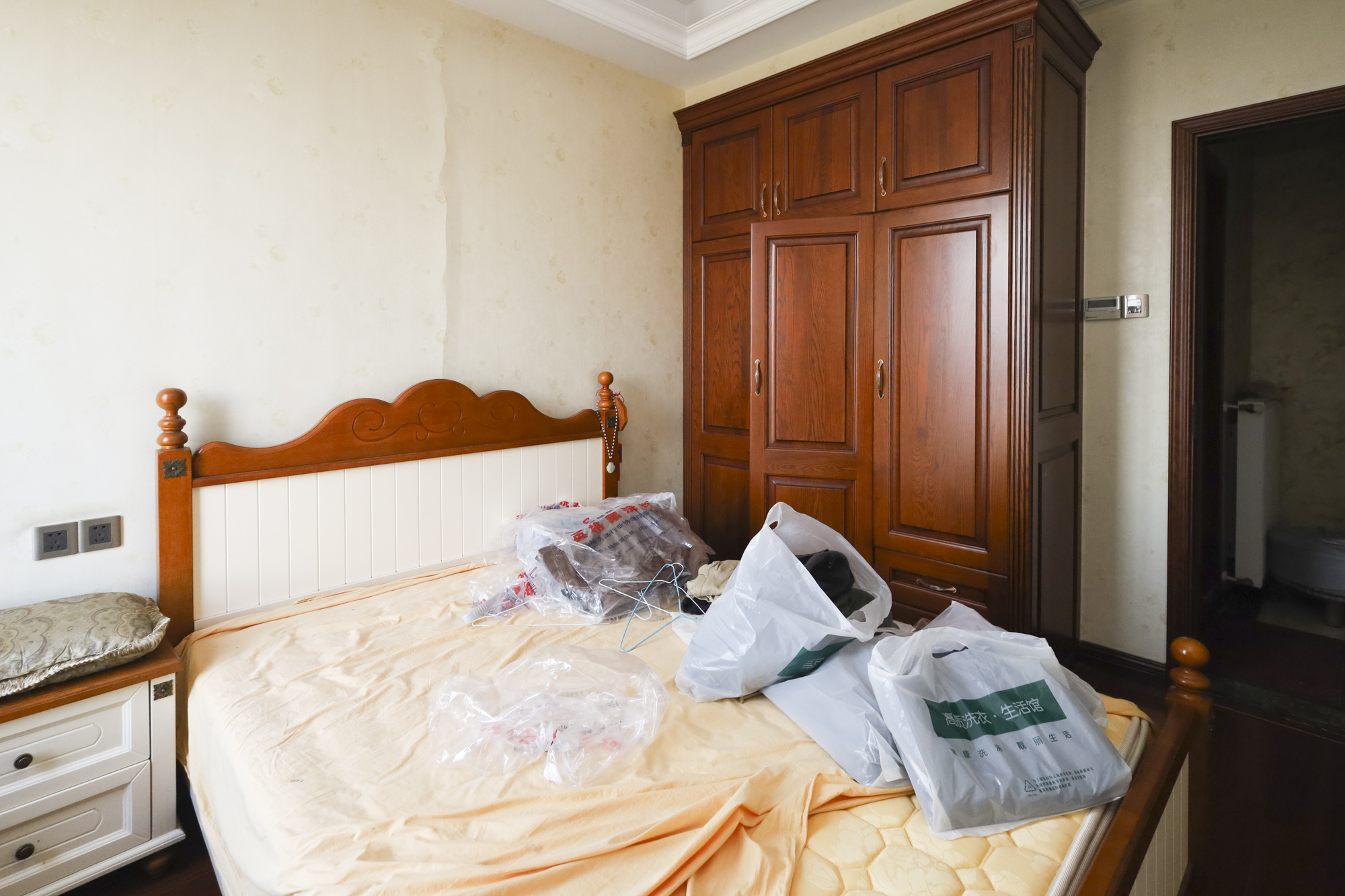 堤亚纳湾(深业沙河城) 3室2厅2卫 128.0万 堤亚纳湾(深业沙河城) 3室2厅2卫 128.0万卧室