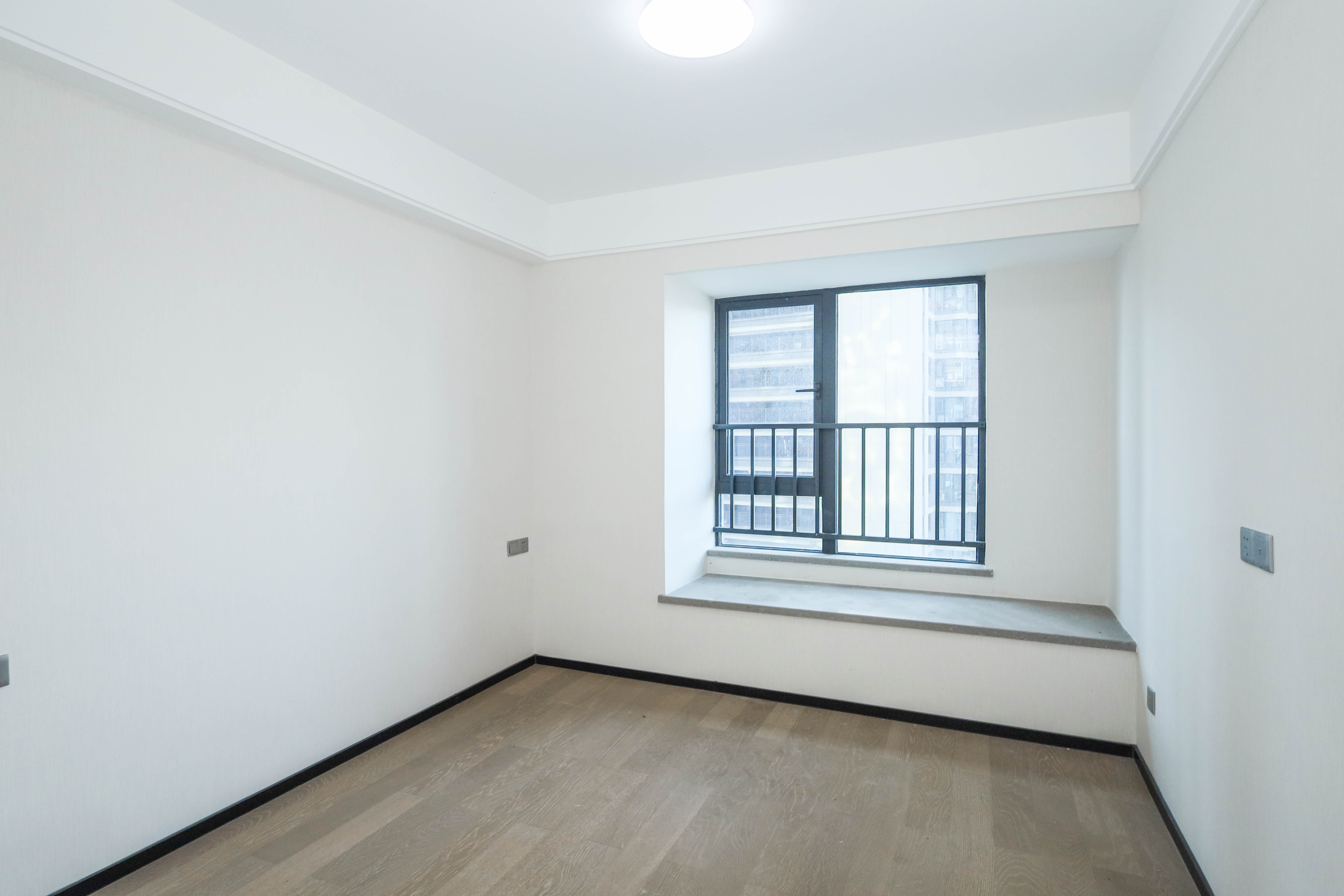 中海麓山境北区 3室2厅2卫 135.0万 中海麓山境北区 3室2厅2卫 135.0万卧室