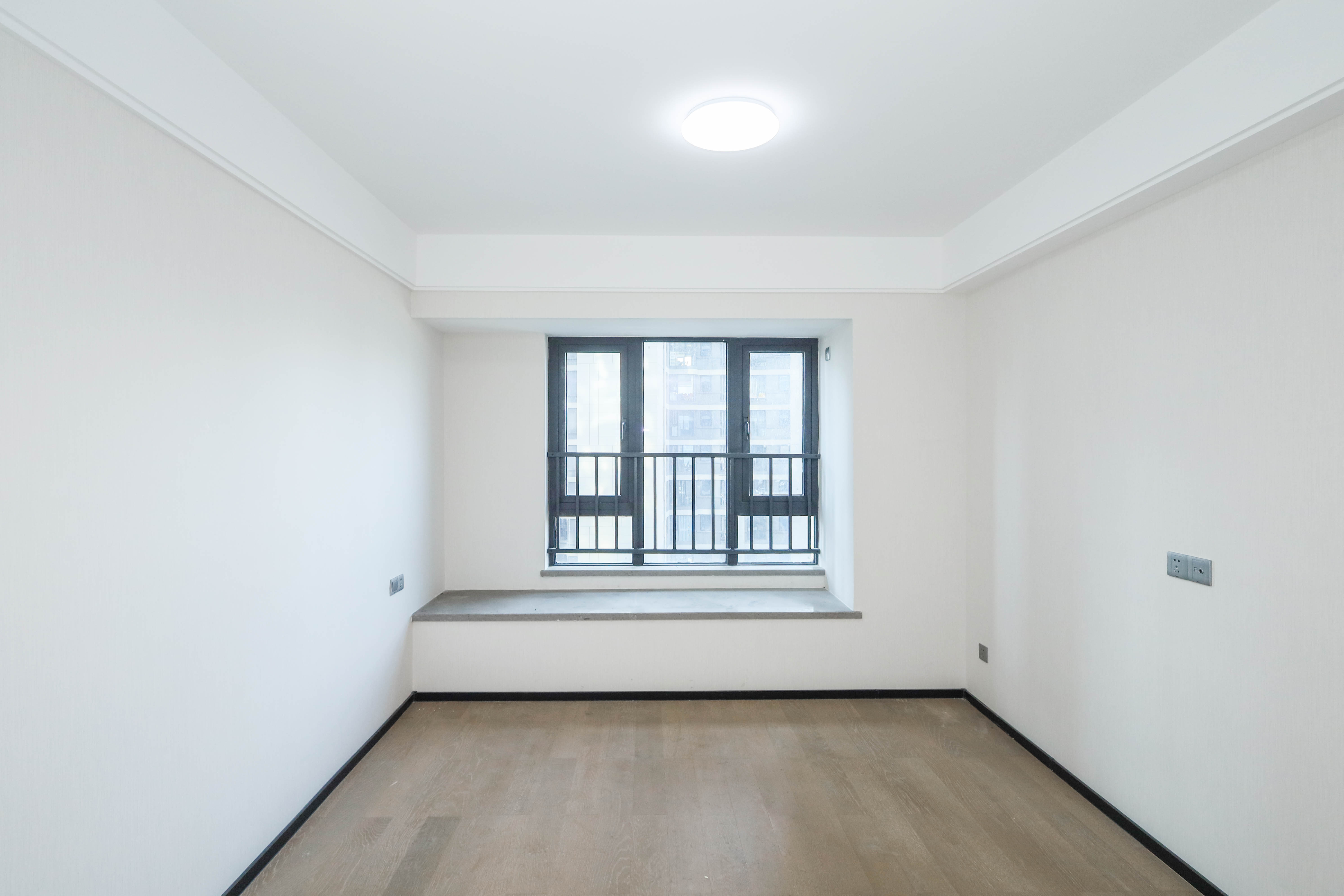 中海麓山境北区 3室2厅2卫 135.0万 中海麓山境北区 3室2厅2卫 135.0万卧室