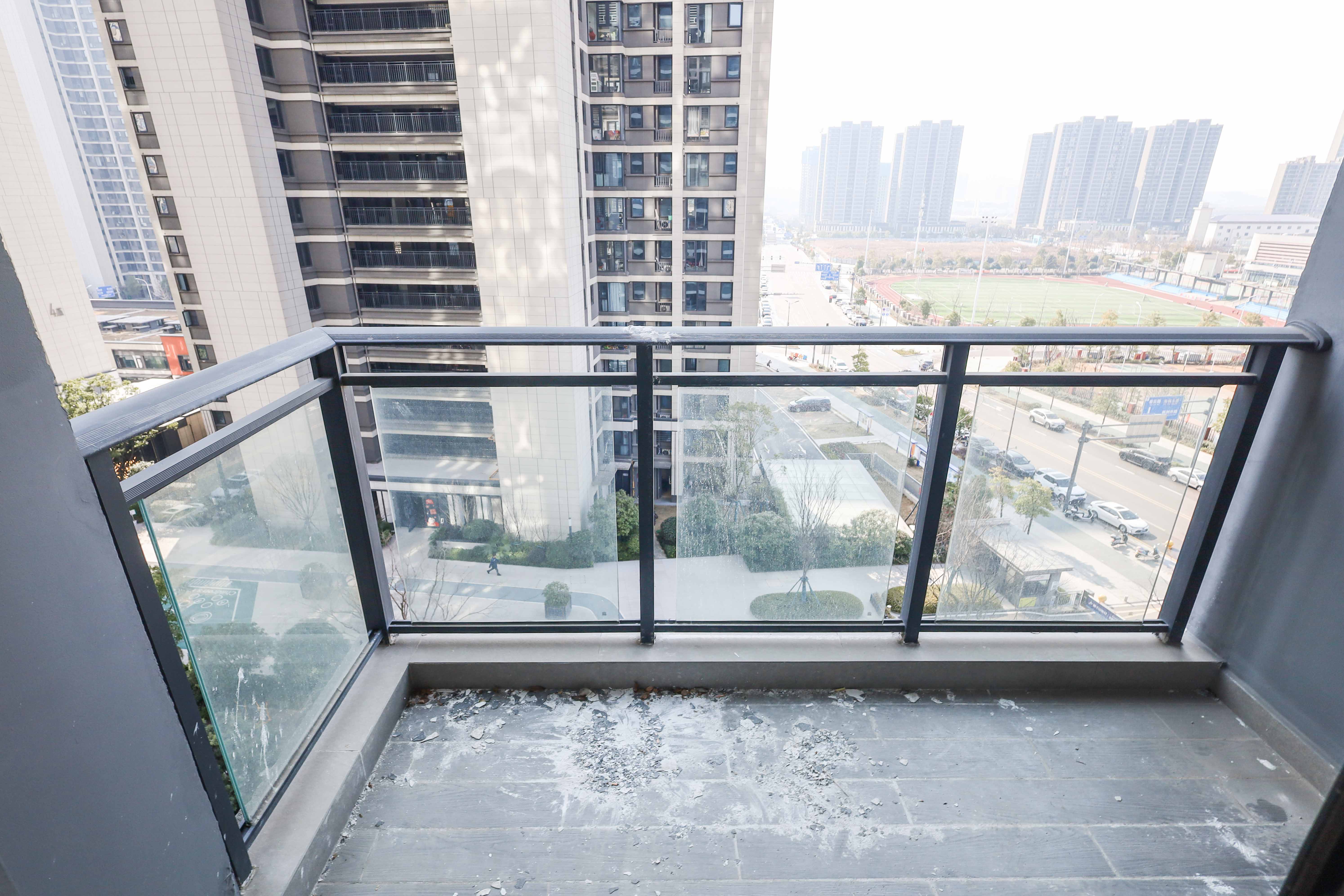 中海麓山境北区 3室2厅2卫 135.0万 中海麓山境北区 3室2厅2卫 135.0万阳台