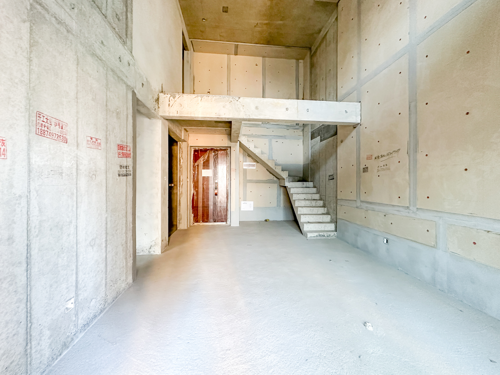 润和湘江天地D区 4室2厅2卫 135.0万 润和湘江天地D区 4室2厅2卫 135.0万客厅