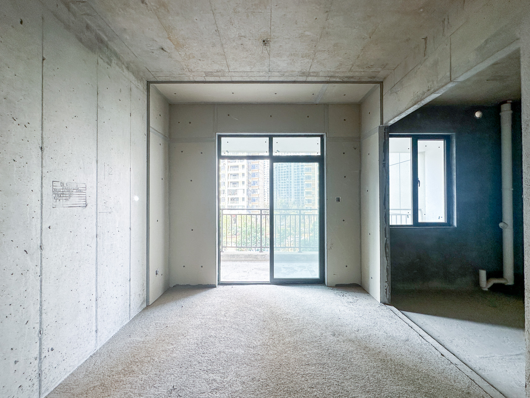 润和湘江天地E区 4室2厅2卫 170.0万 润和湘江天地E区 4室2厅2卫 170.0万客厅