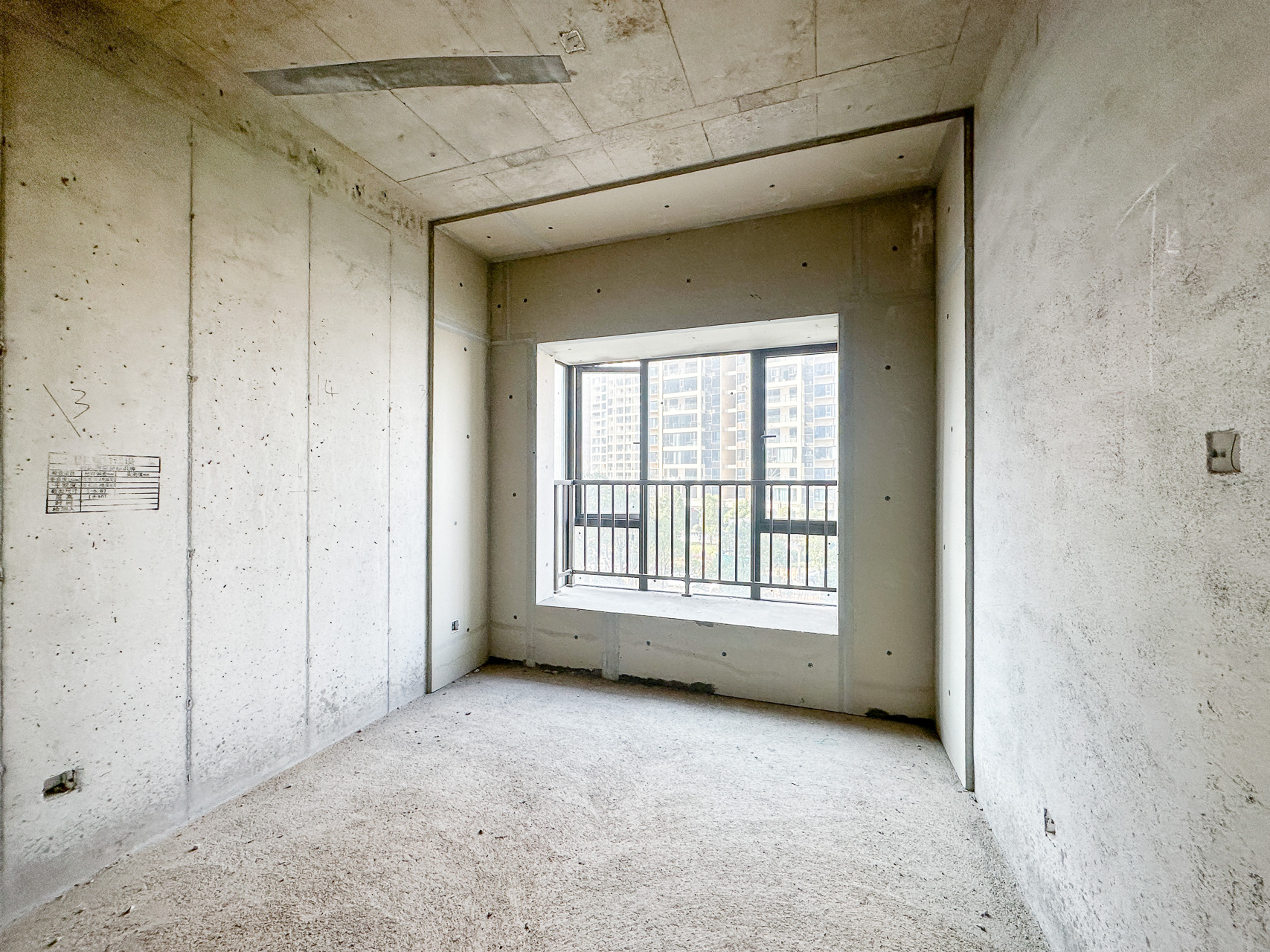 润和湘江天地E区 4室2厅2卫 170.0万 润和湘江天地E区 4室2厅2卫 170.0万卧室