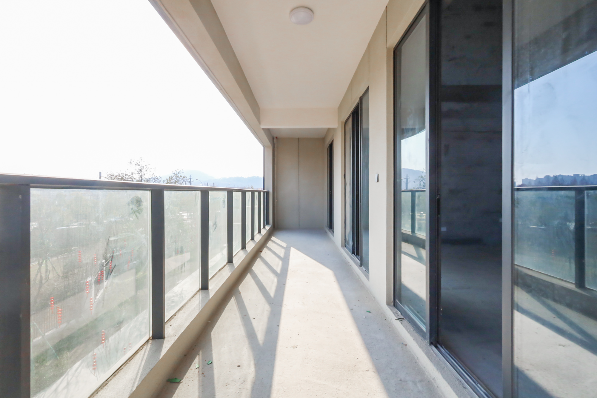 江山印  5室2厅4卫    1300.0万 江山印  5室2厅4卫    1300.0万阳台