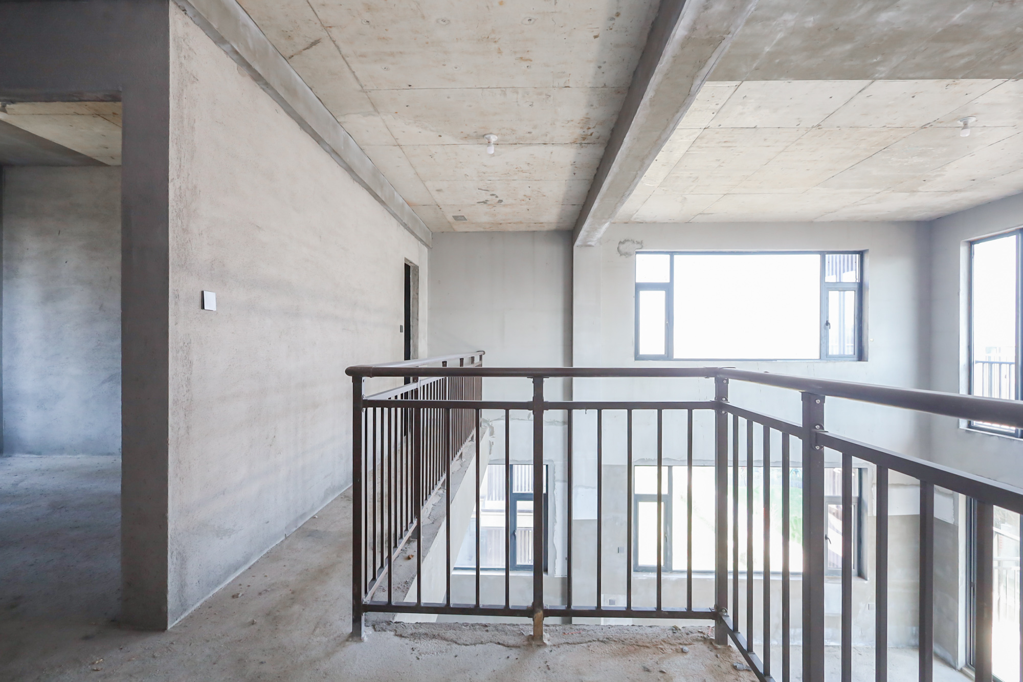 江山印  5室2厅4卫    1300.0万 江山印  5室2厅4卫    1300.0万阳台