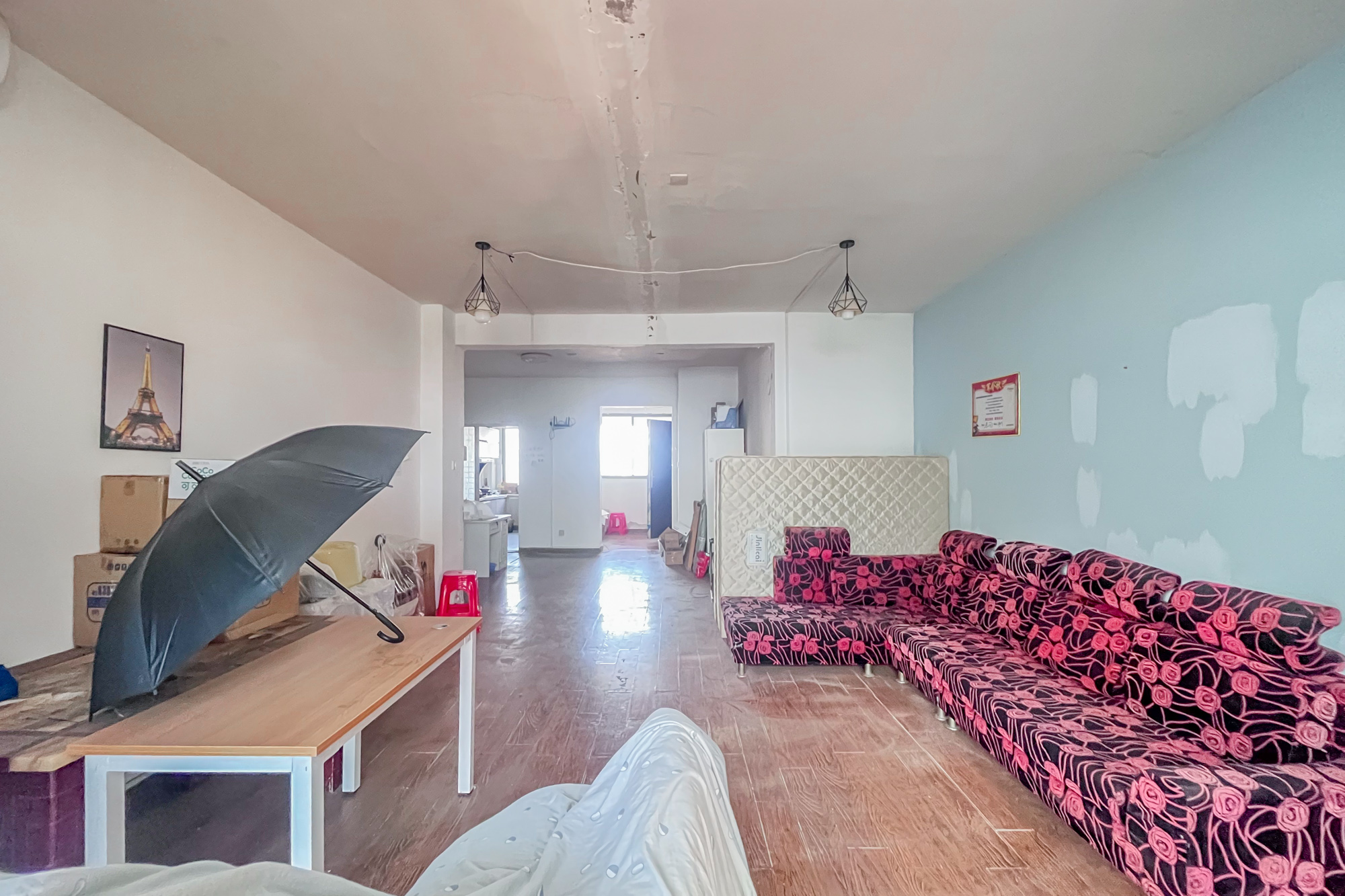 西山汇景一、二期  4室2厅2卫    239.0万客厅