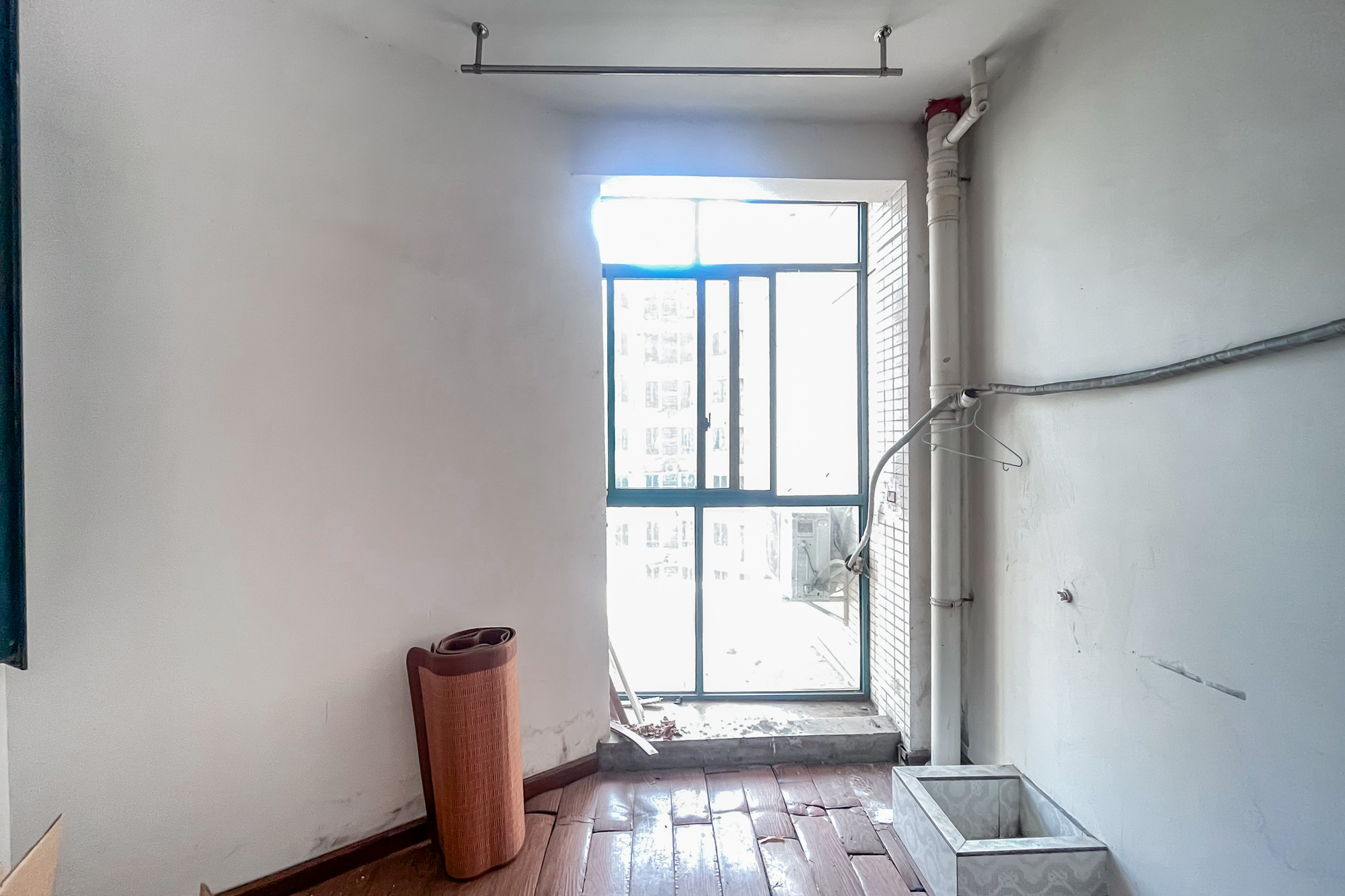 西山汇景一、二期  4室2厅2卫    239.0万其他