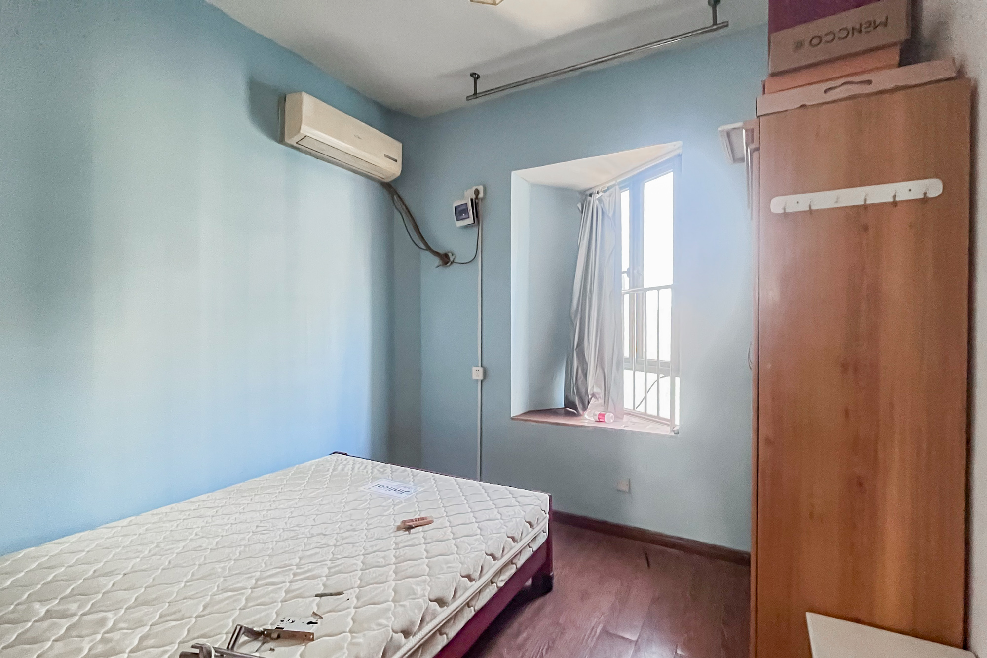 西山汇景一、二期  4室2厅2卫    239.0万卧室