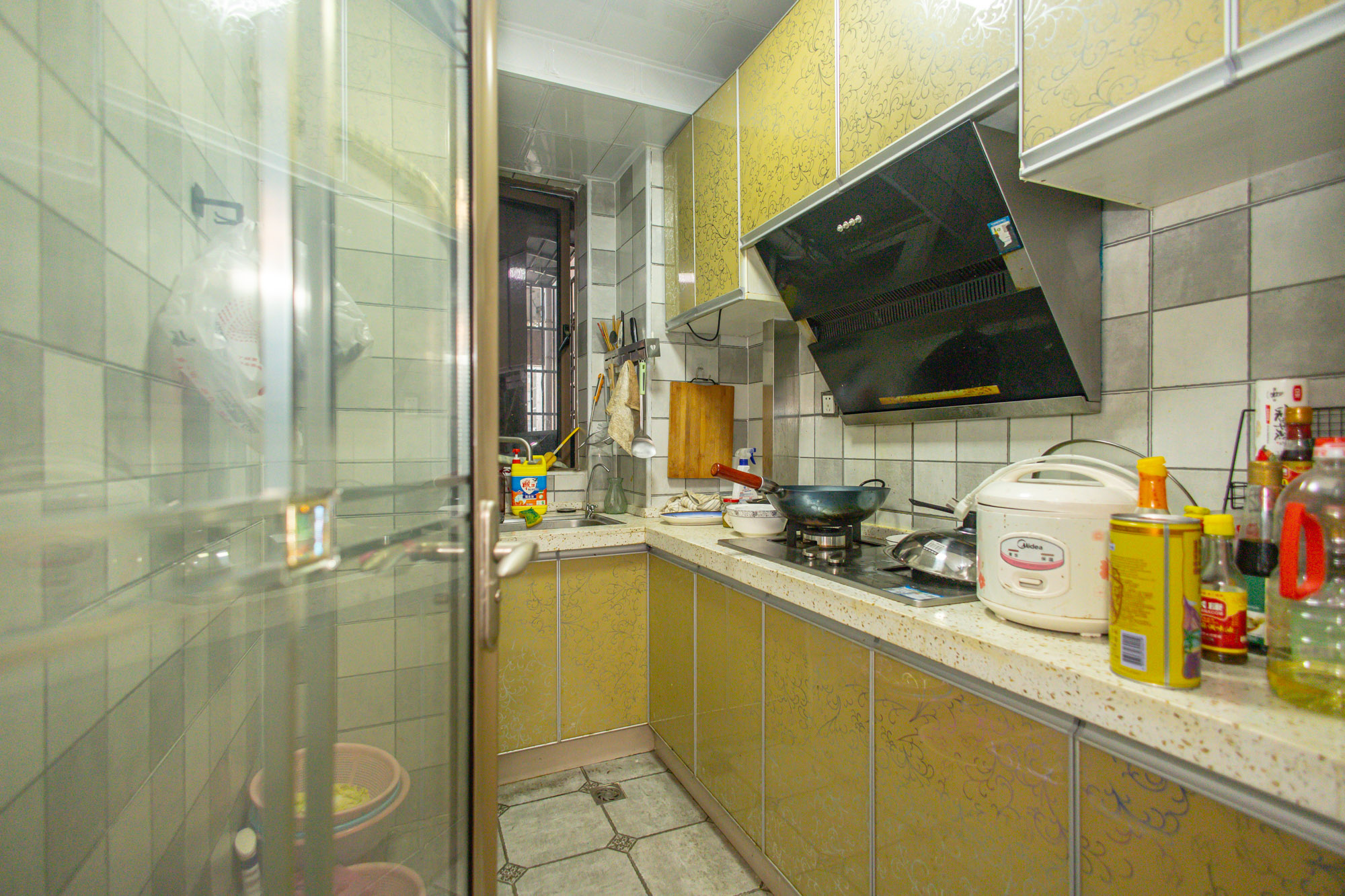 新长海广场  3室1厅1卫    43.8万 新长海广场  3室1厅1卫    43.8万厨房