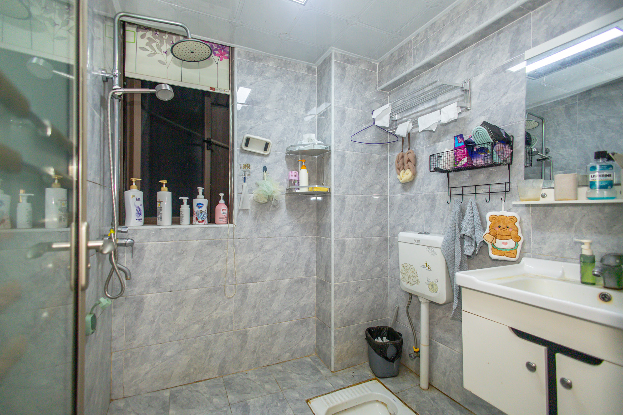 新长海广场  3室1厅1卫    43.8万 新长海广场  3室1厅1卫    43.8万卫生间