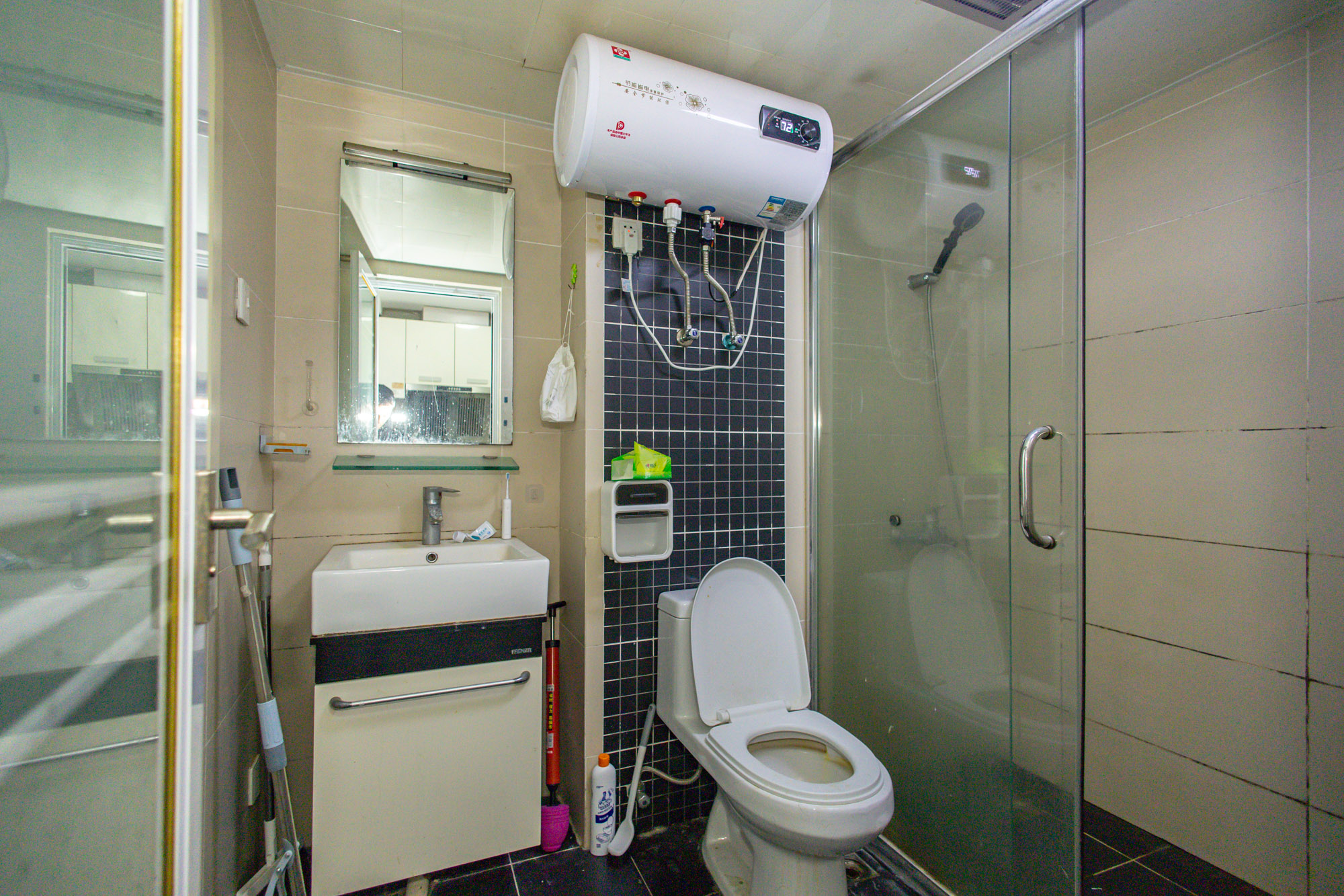 时代星城  1室1厅1卫    16.8万卫生间