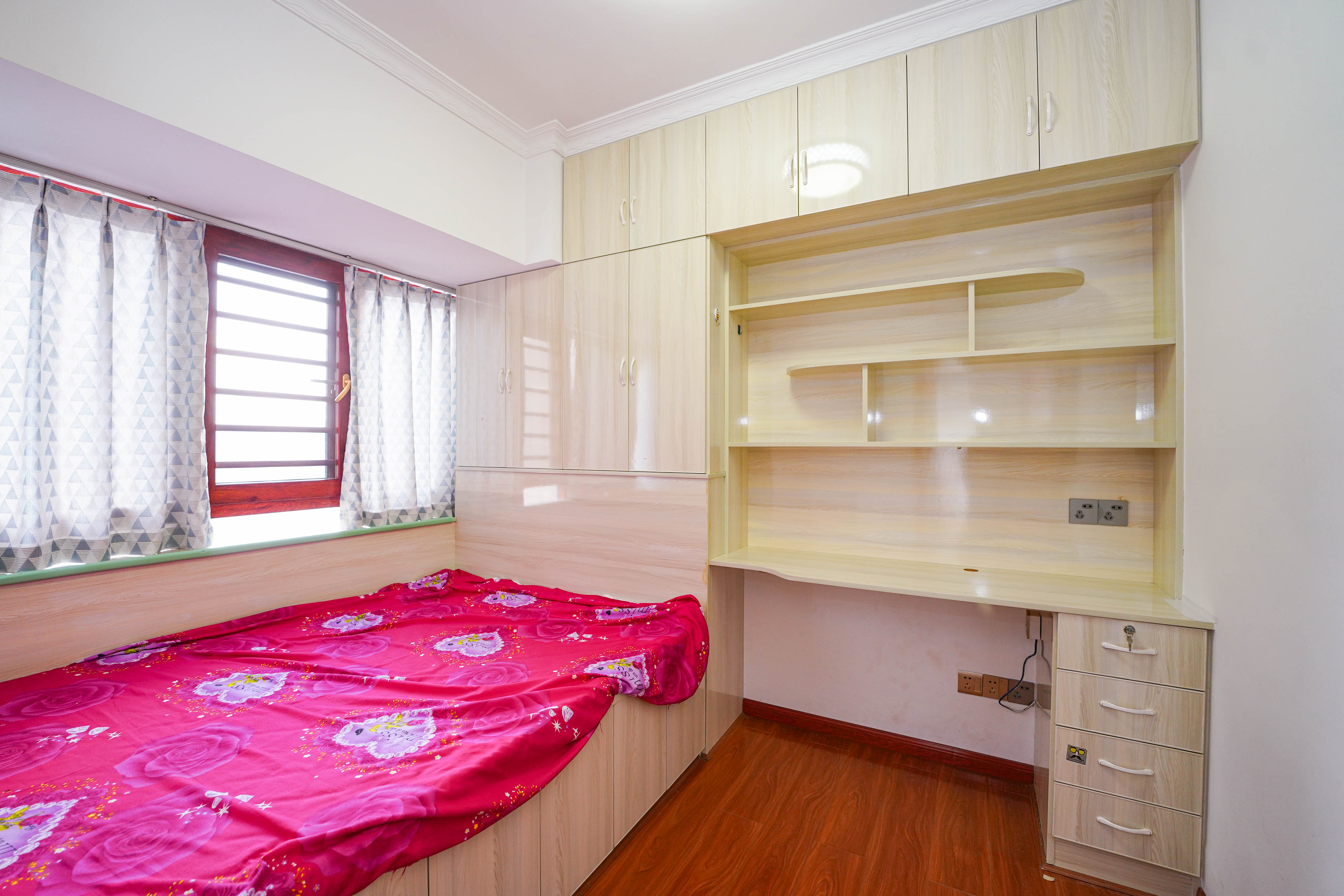 哈佛小镇(五矿哈佛小镇)  3室2厅1卫    68.0万 哈佛小镇(五矿哈佛小镇)  3室2厅1卫    68.0万卧室