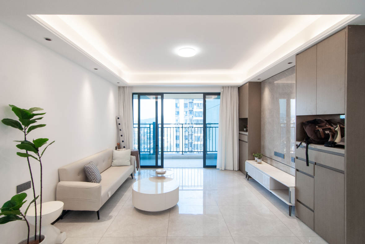 长房悦香山  4室2厅2卫    175.0万 长房悦香山  4室2厅2卫    175.0万客厅