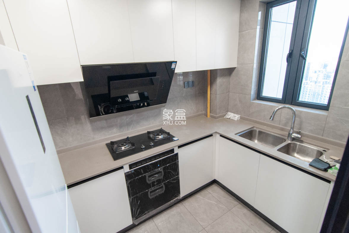 长房悦香山  4室2厅2卫    175.0万 长房悦香山  4室2厅2卫    175.0万厨房