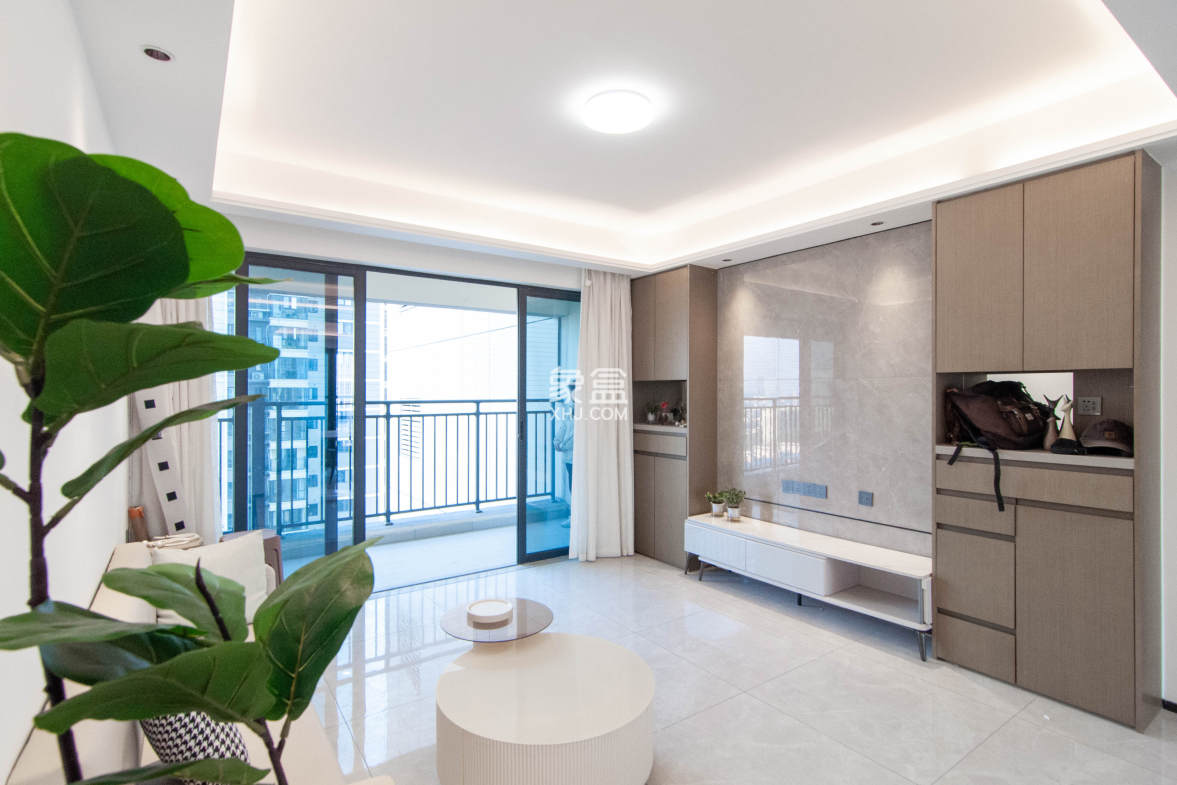 长房悦香山  4室2厅2卫    175.0万 长房悦香山  4室2厅2卫    175.0万客厅