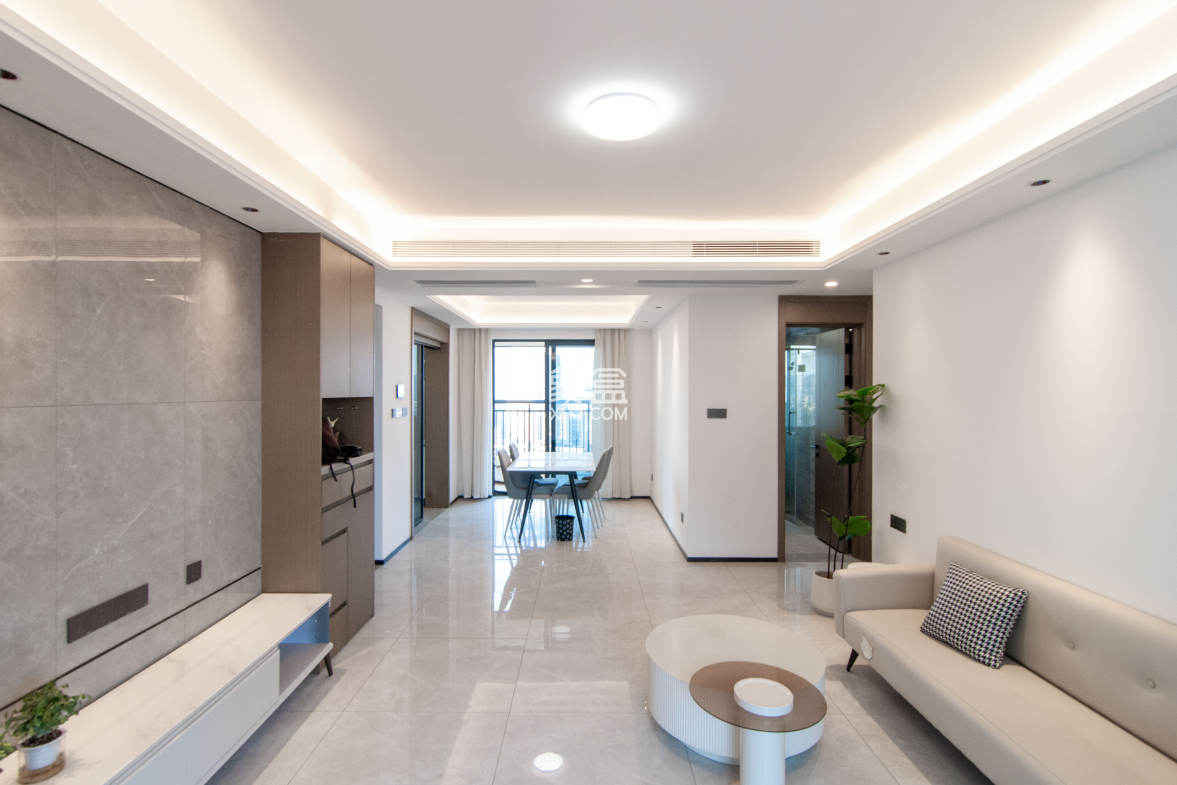 长房悦香山  4室2厅2卫    175.0万 长房悦香山  4室2厅2卫    175.0万客厅