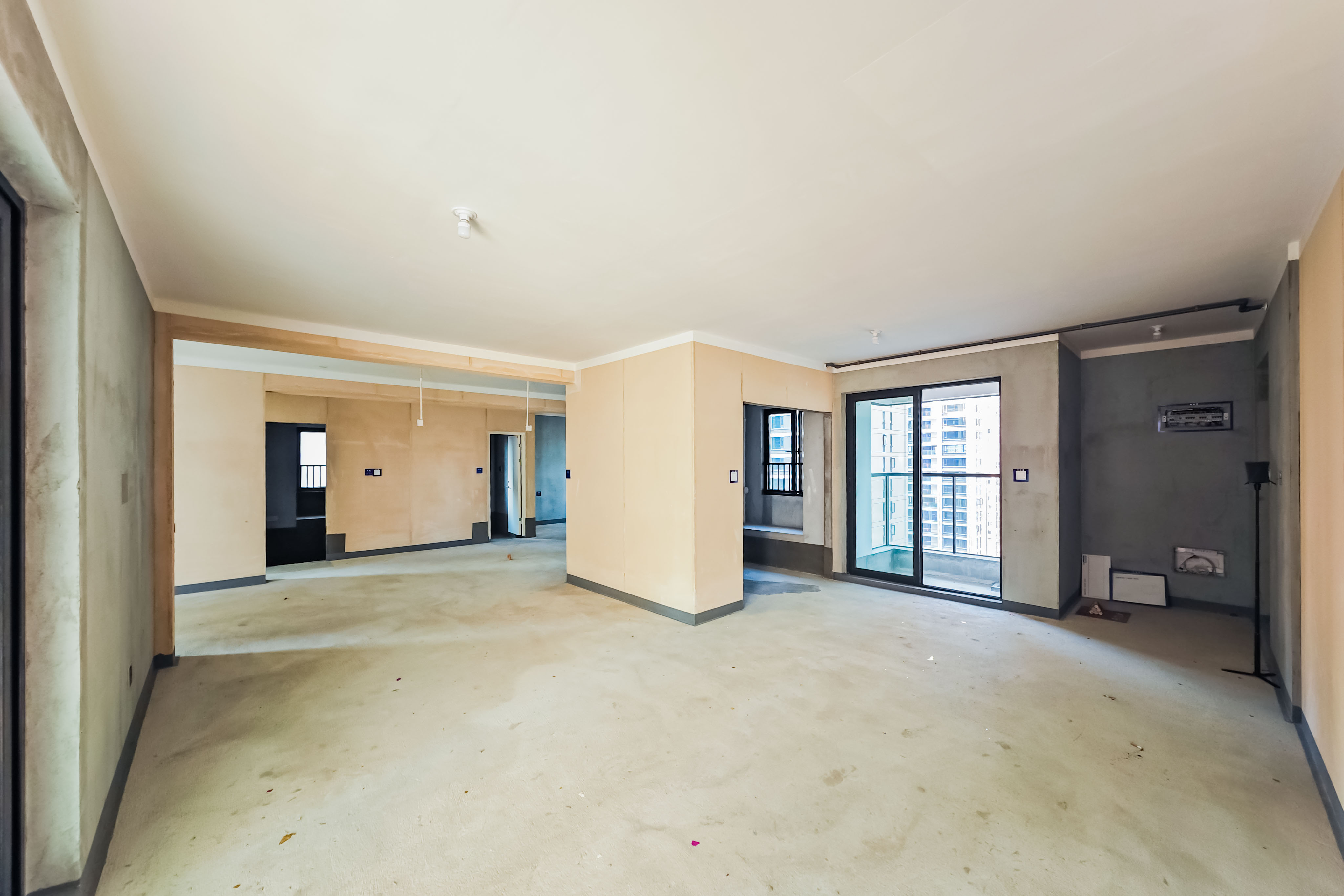 建发玖洲观澜  4室2厅2卫   215.00万其他