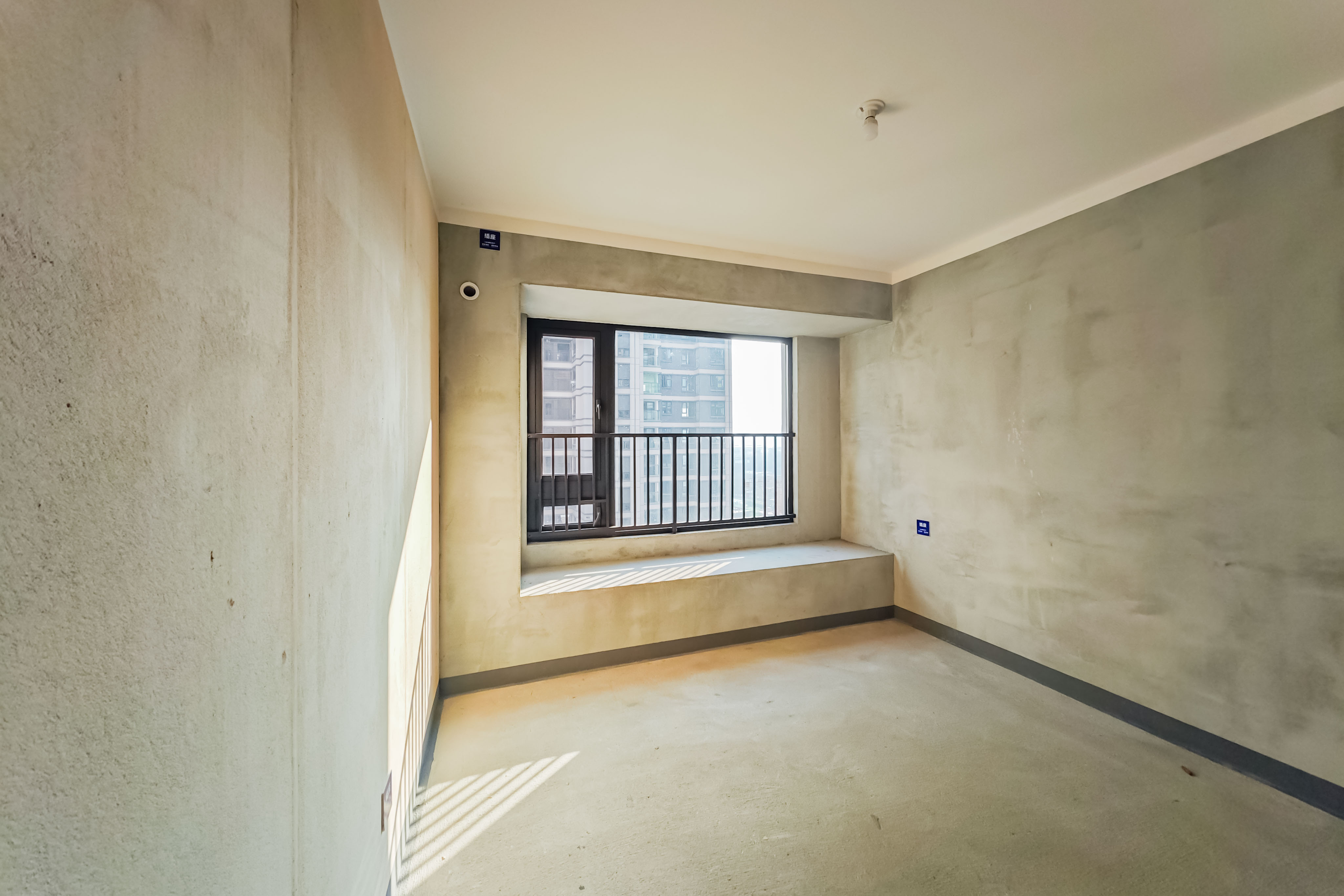 建发玖洲观澜  4室2厅2卫   215.00万其他