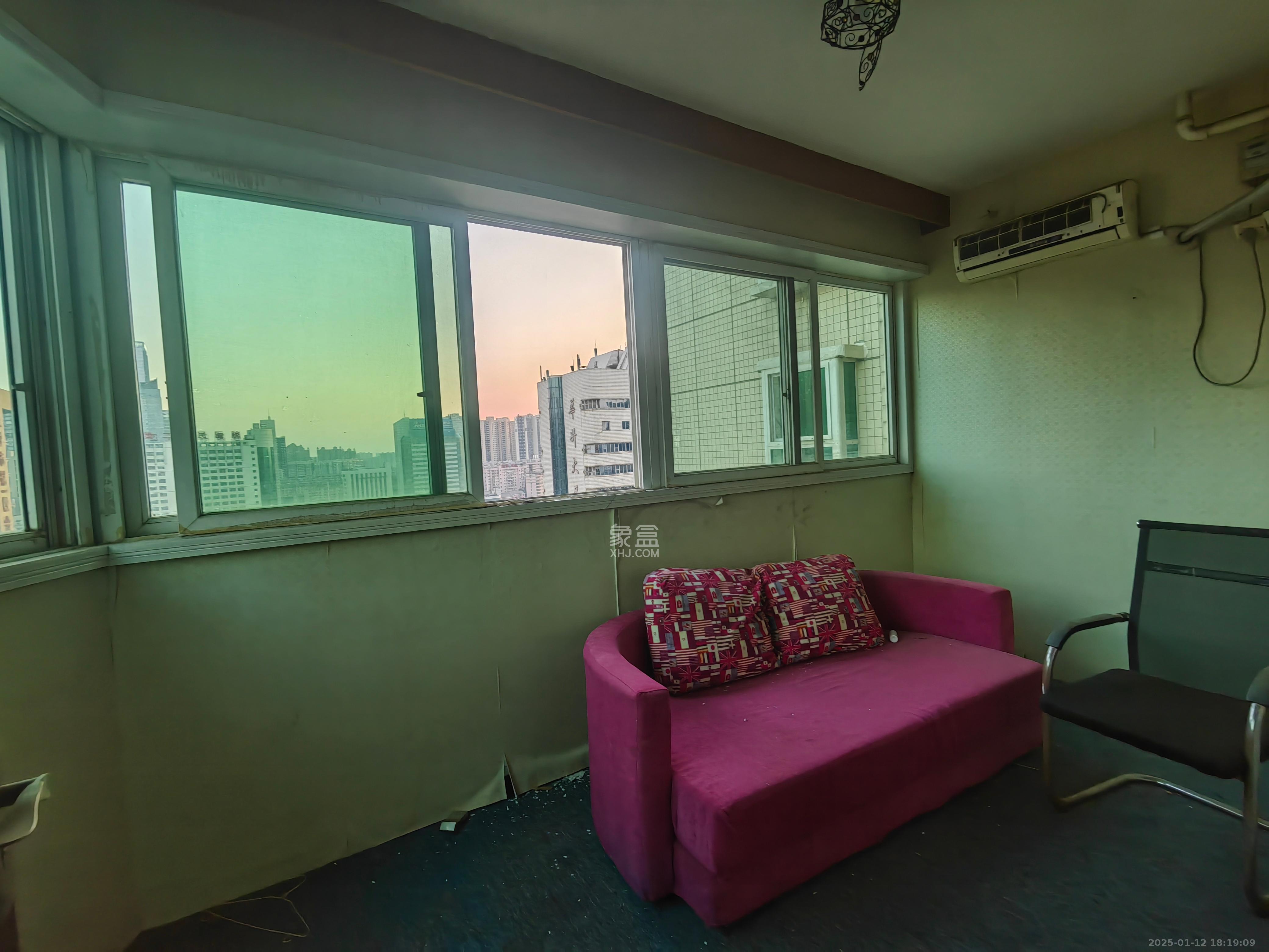 兴威名城 5室2厅3卫 6000.0元/月 兴威名城 5室2厅3卫 6000.0元/月室内图