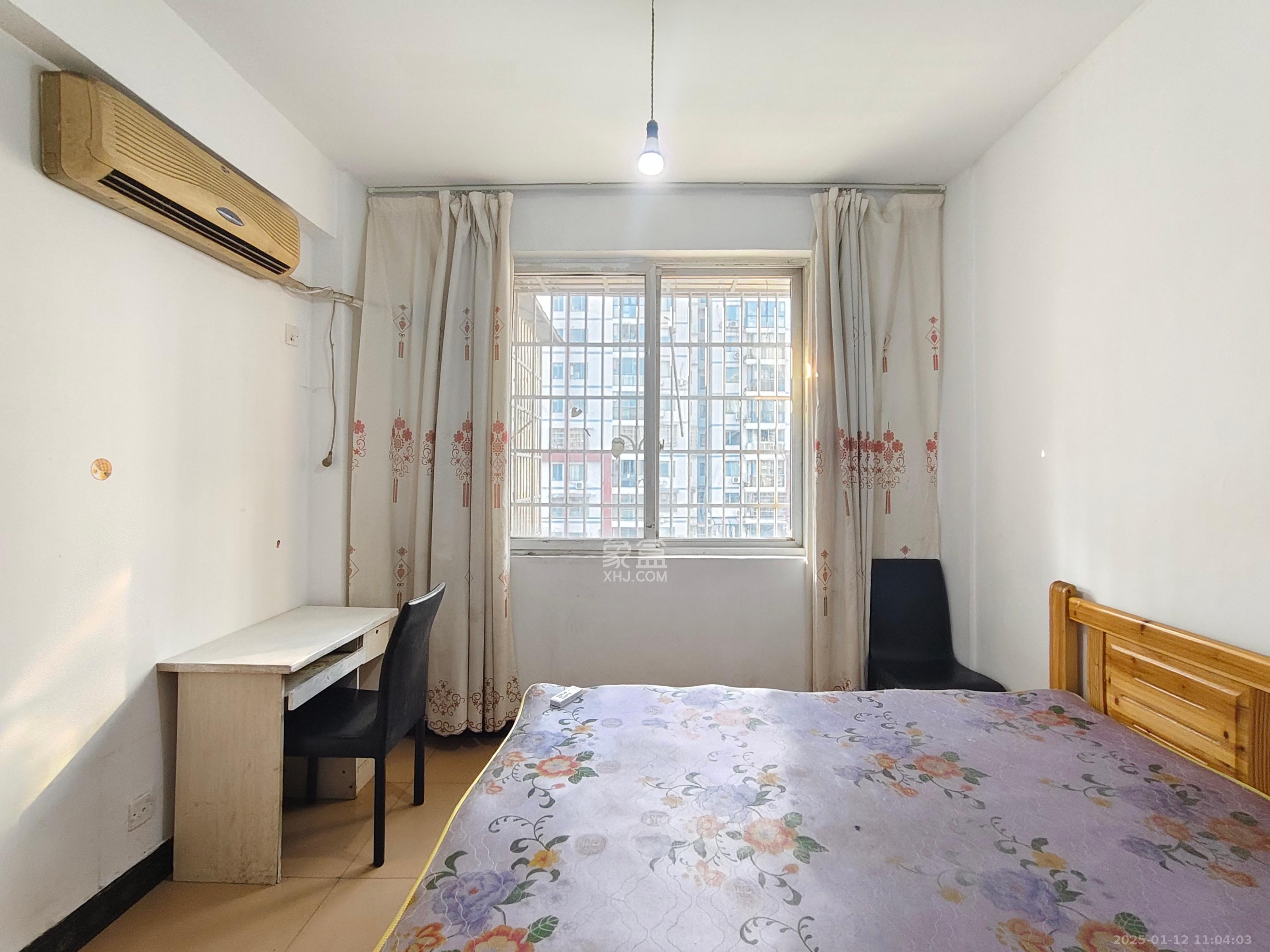 新桥沁园(银港农贸市场) 3室2厅1卫 1600.0元/月 新桥沁园(银港农贸市场) 3室2厅1卫 1600.0元/月室内图