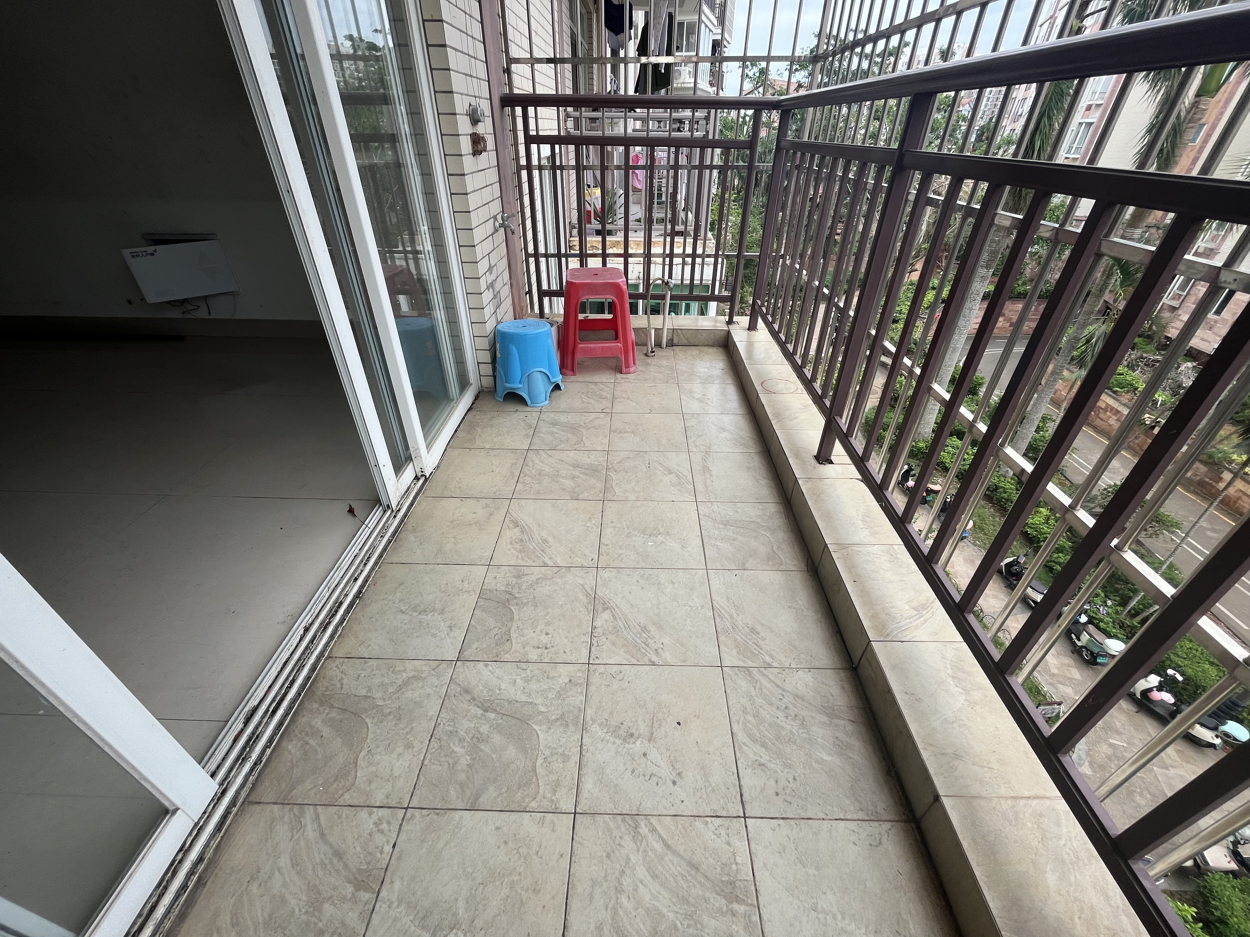 天上人间 3室2厅2卫 180.0万 天上人间 3室2厅2卫 180.0万室内图