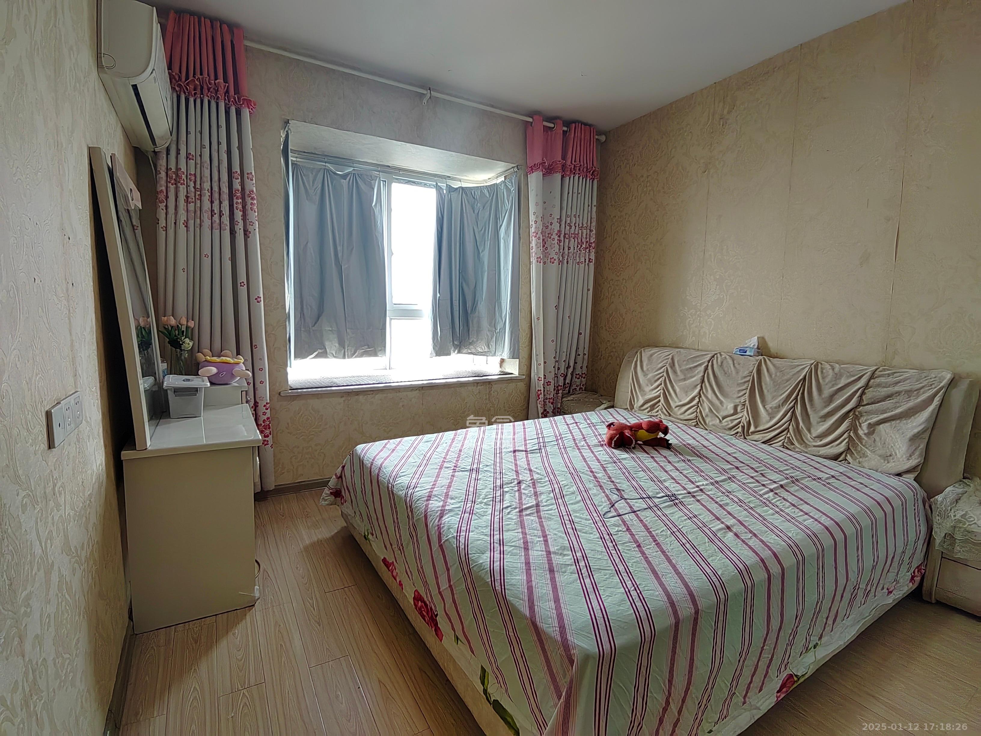 世景华庭 2室2厅1卫 1600.0元/月 世景华庭 2室2厅1卫 1600.0元/月室内图