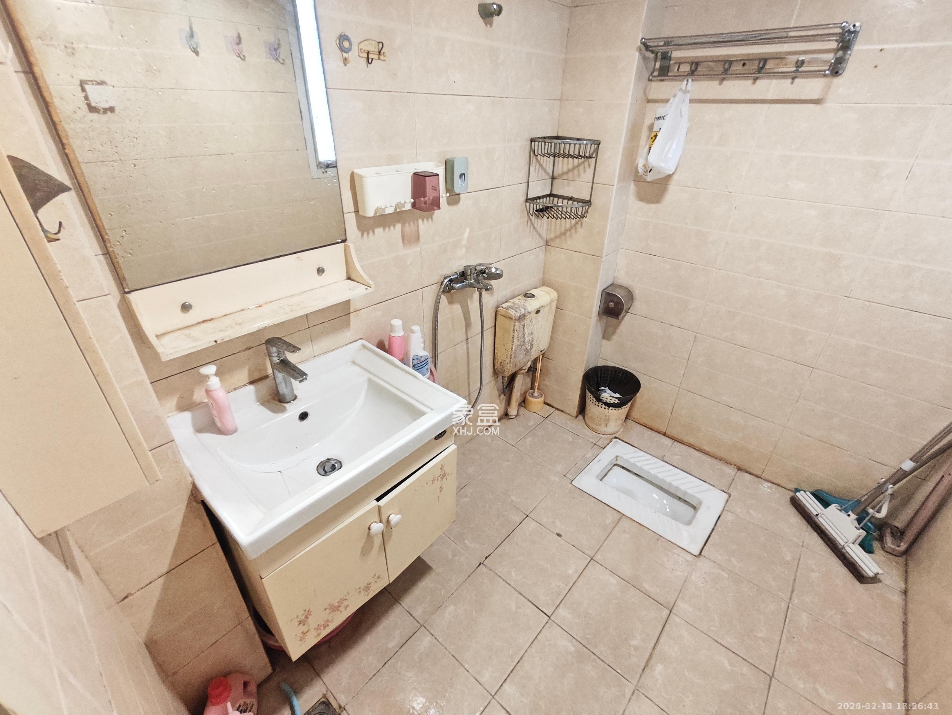 金南家园一期 3室2厅1卫 2100.0元/月 金南家园一期 3室2厅1卫 2100.0元/月室内图