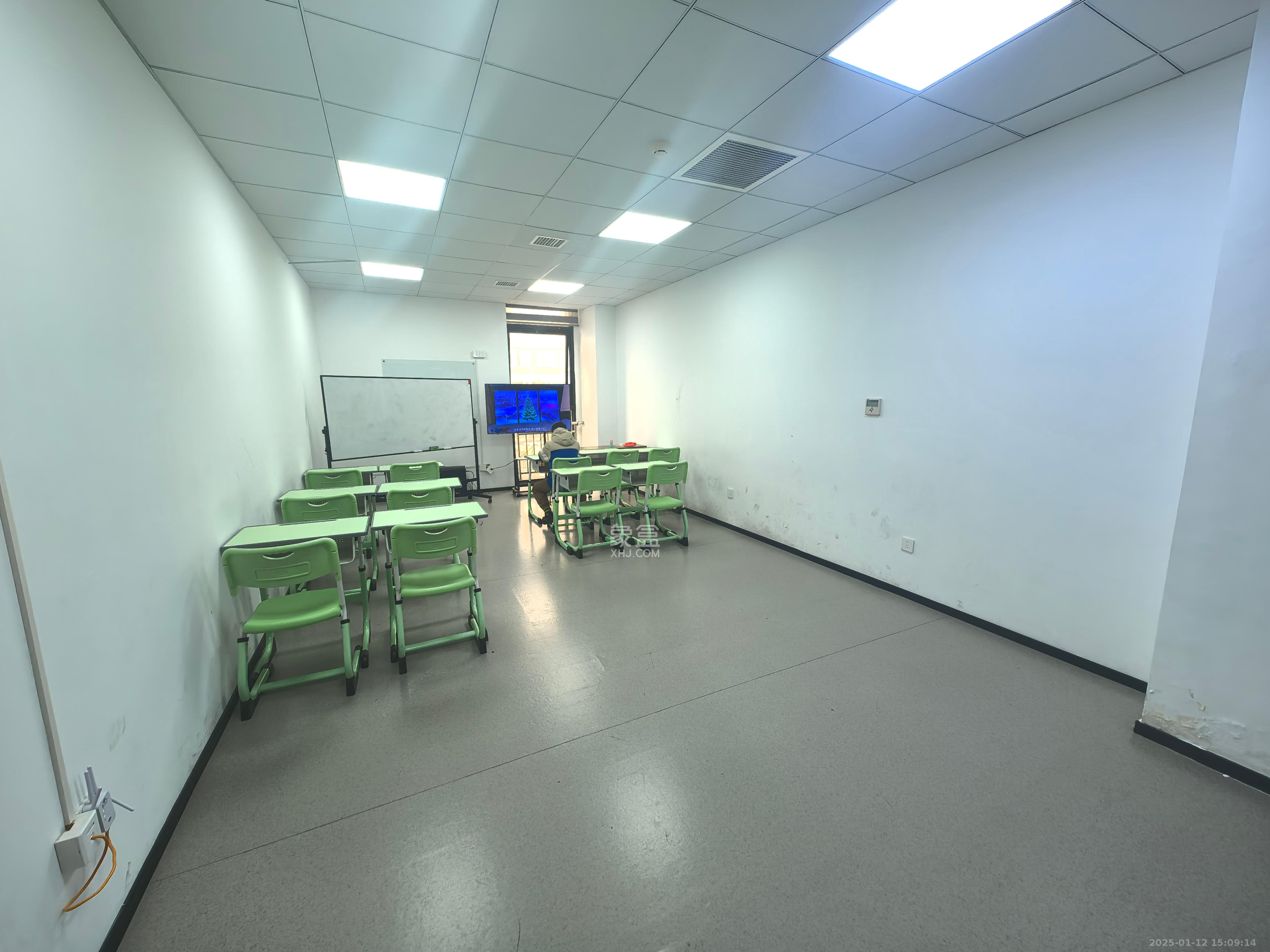 华翼府   700.0㎡      15000.0元/月室内图