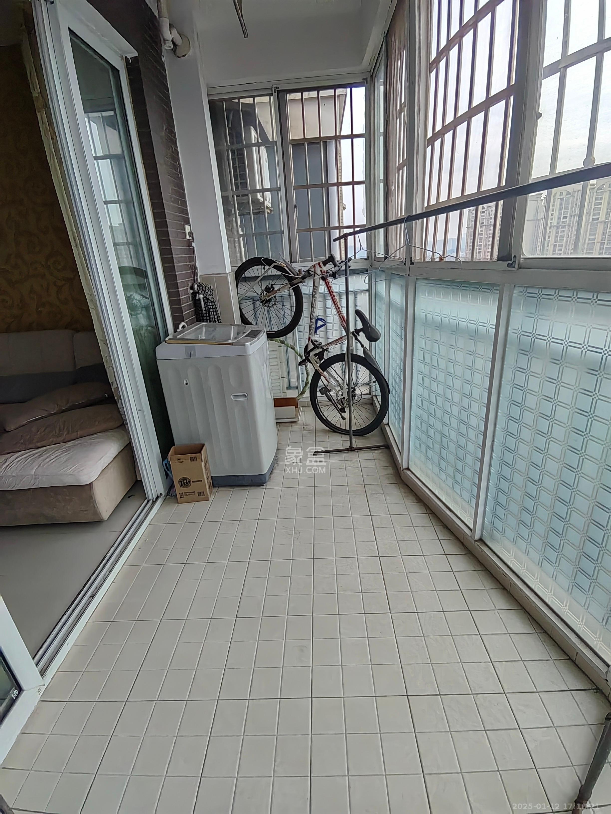 世景华庭 2室2厅1卫 1600.0元/月 世景华庭 2室2厅1卫 1600.0元/月室内图