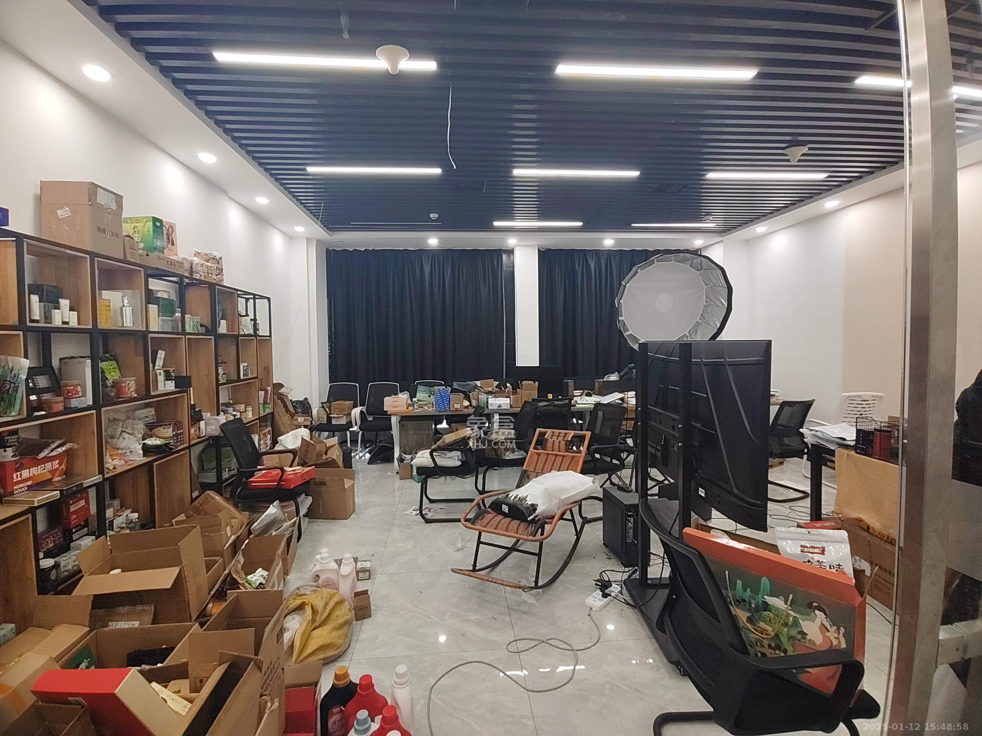 中一鲲出(鲲鹏府) 5室1厅1卫 22000.0元/月 中一鲲出(鲲鹏府) 5室1厅1卫 22000.0元/月室内图