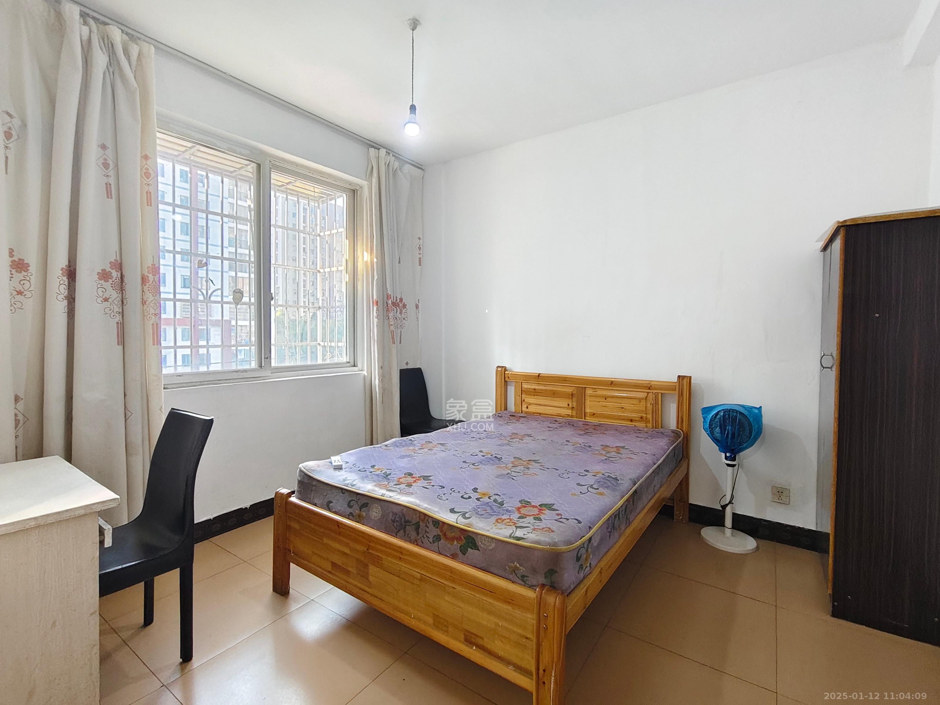 新桥沁园(银港农贸市场) 3室2厅1卫 1600.0元/月 新桥沁园(银港农贸市场) 3室2厅1卫 1600.0元/月室内图