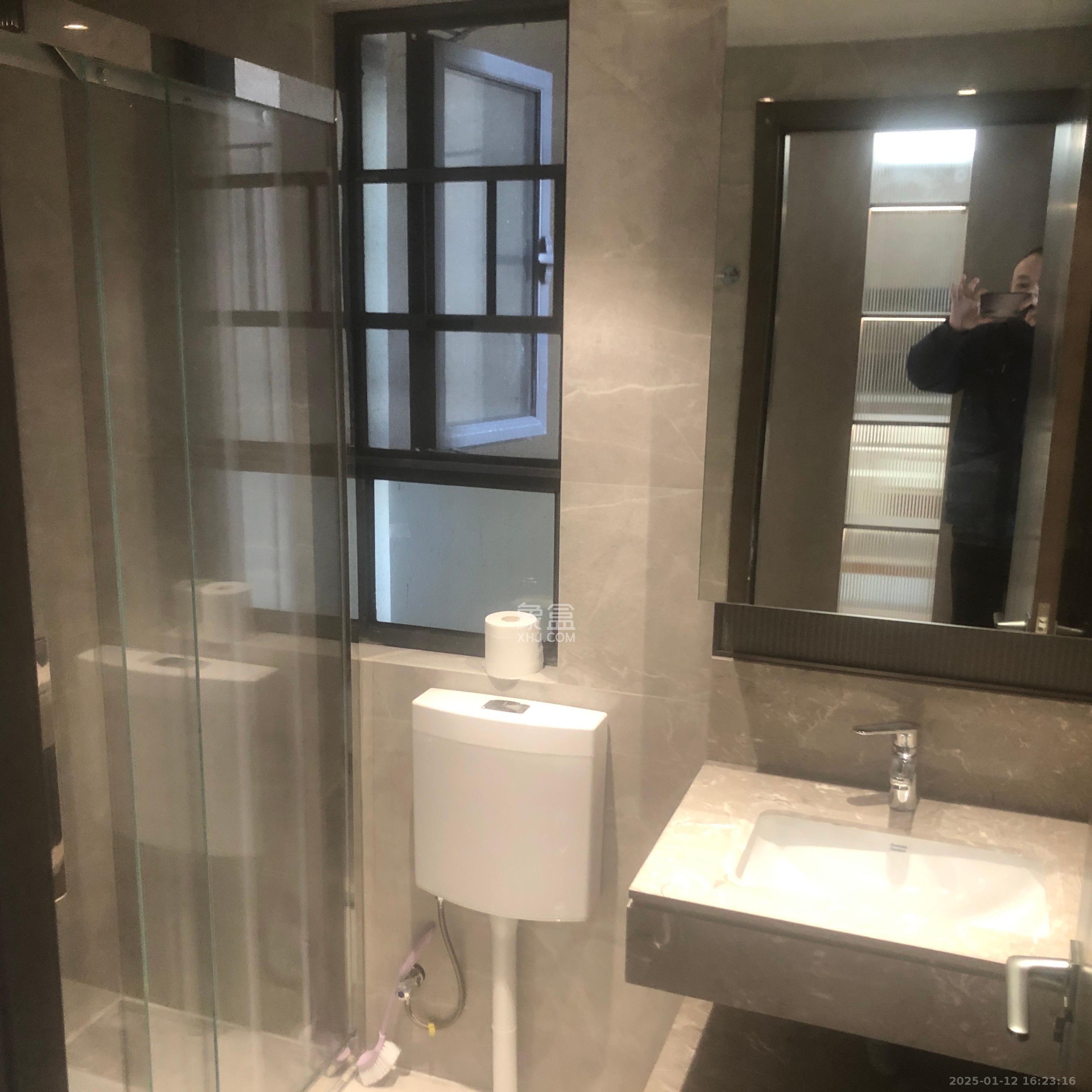 荣盛城 4室2厅2卫 2500.0元/月 荣盛城 4室2厅2卫 2500.0元/月室内图