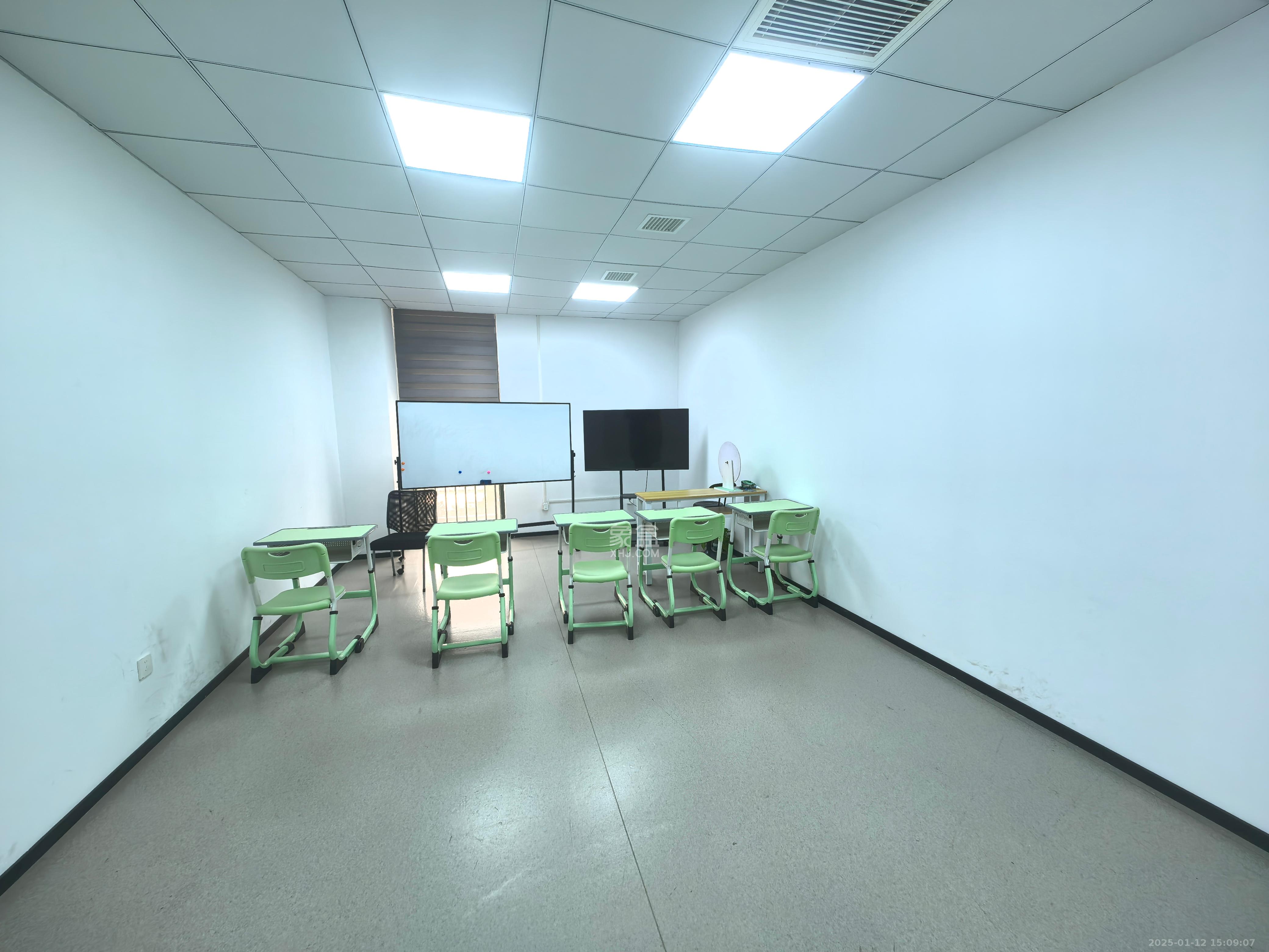 华翼府   700.0㎡      15000.0元/月室内图