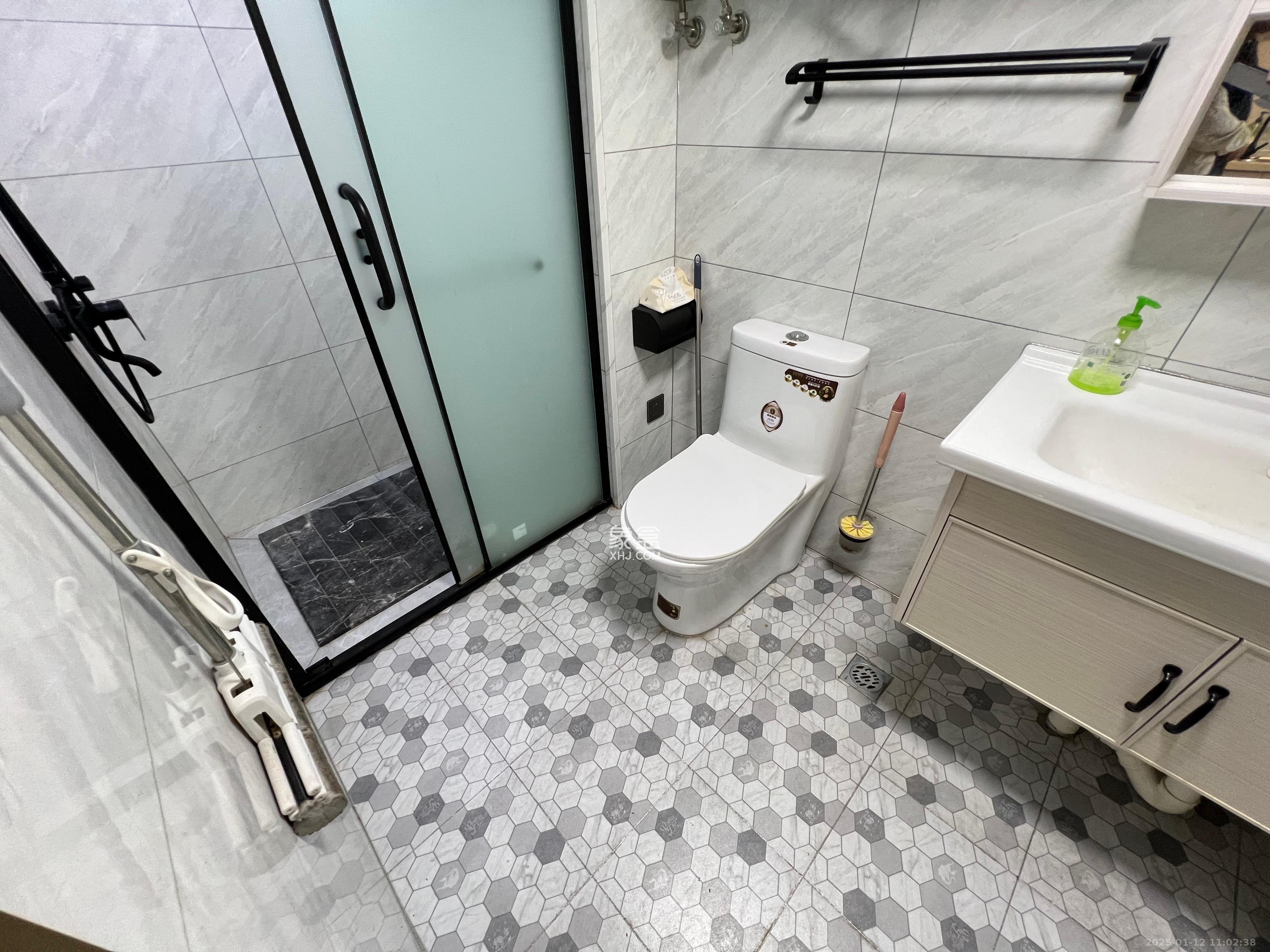 明昇壹城(明昇时代广场)三期 3室1厅1卫 3200.0元/月 明昇壹城(明昇时代广场)三期 3室1厅1卫 3200.0元/月室内图