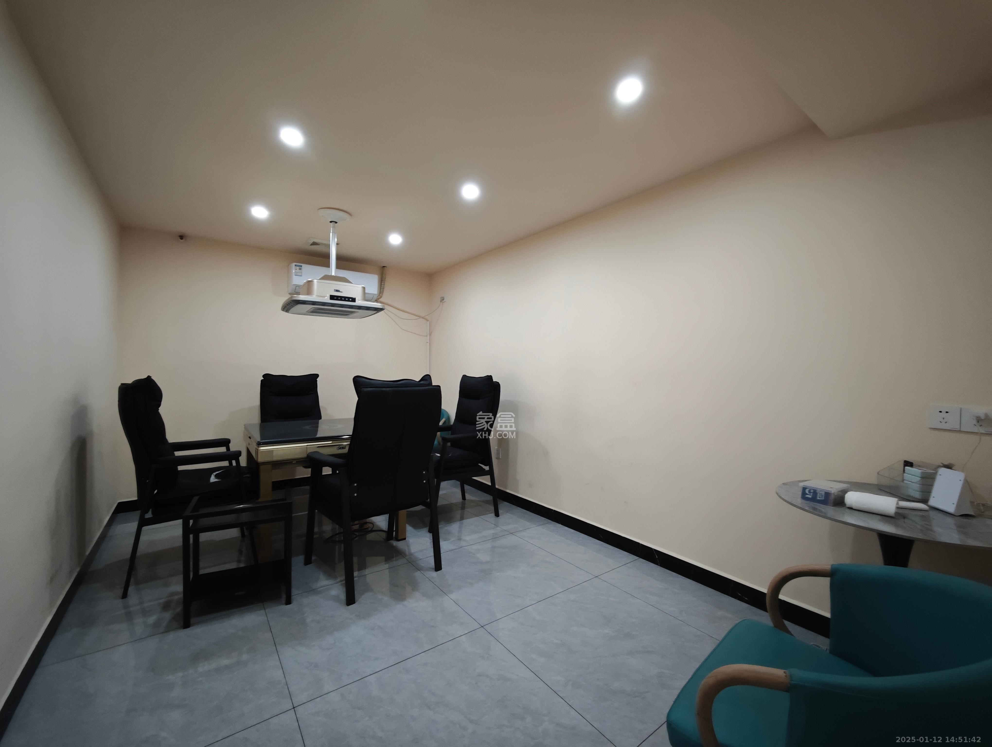 新时代广场 7室1厅2卫 5300.0元/月 新时代广场 7室1厅2卫 5300.0元/月室内图