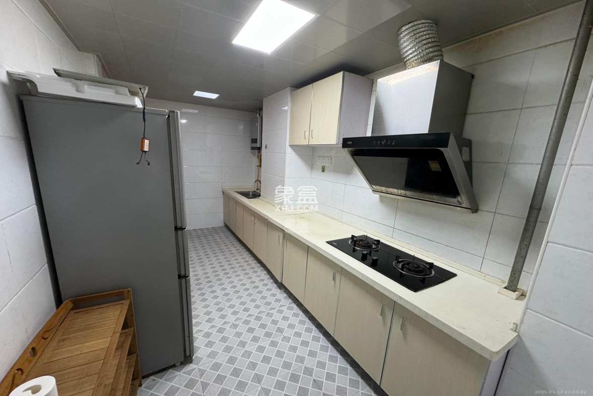 中信凯旋蓝岸(中信新城三期) 3室1厅1卫 2100.0元/月 中信凯旋蓝岸(中信新城三期) 3室1厅1卫 2100.0元/月室内图