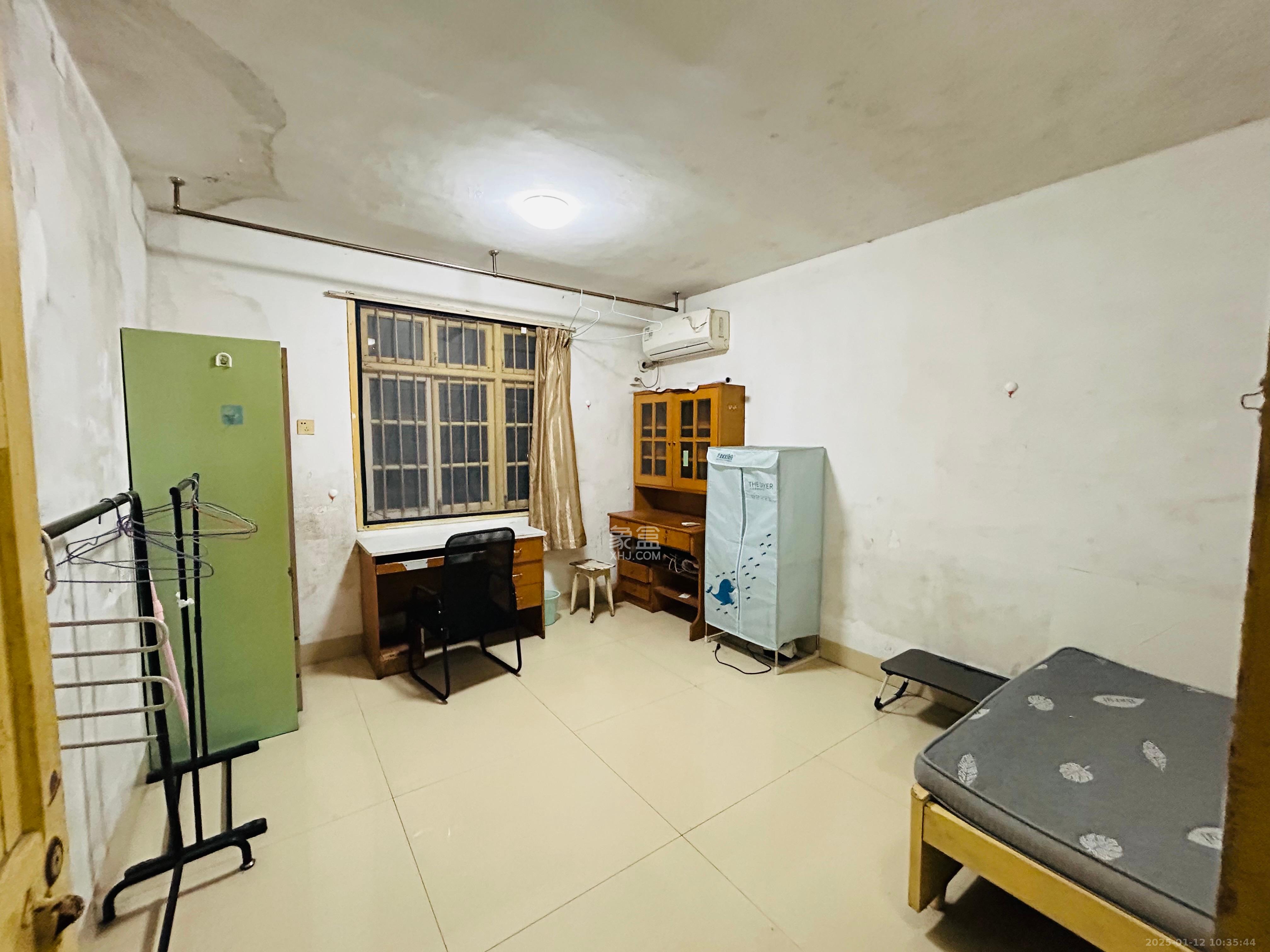 彩霞花园 3室1厅1卫 950.0元/月 彩霞花园 3室1厅1卫 950.0元/月室内图