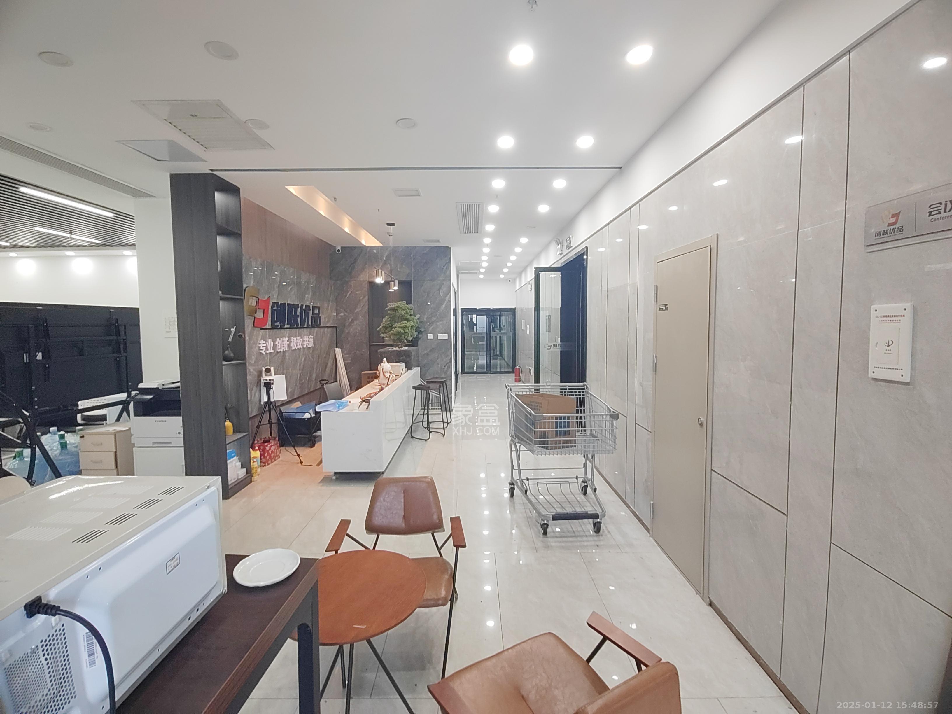 中一鲲出(鲲鹏府) 5室1厅1卫 22000.0元/月 中一鲲出(鲲鹏府) 5室1厅1卫 22000.0元/月室内图