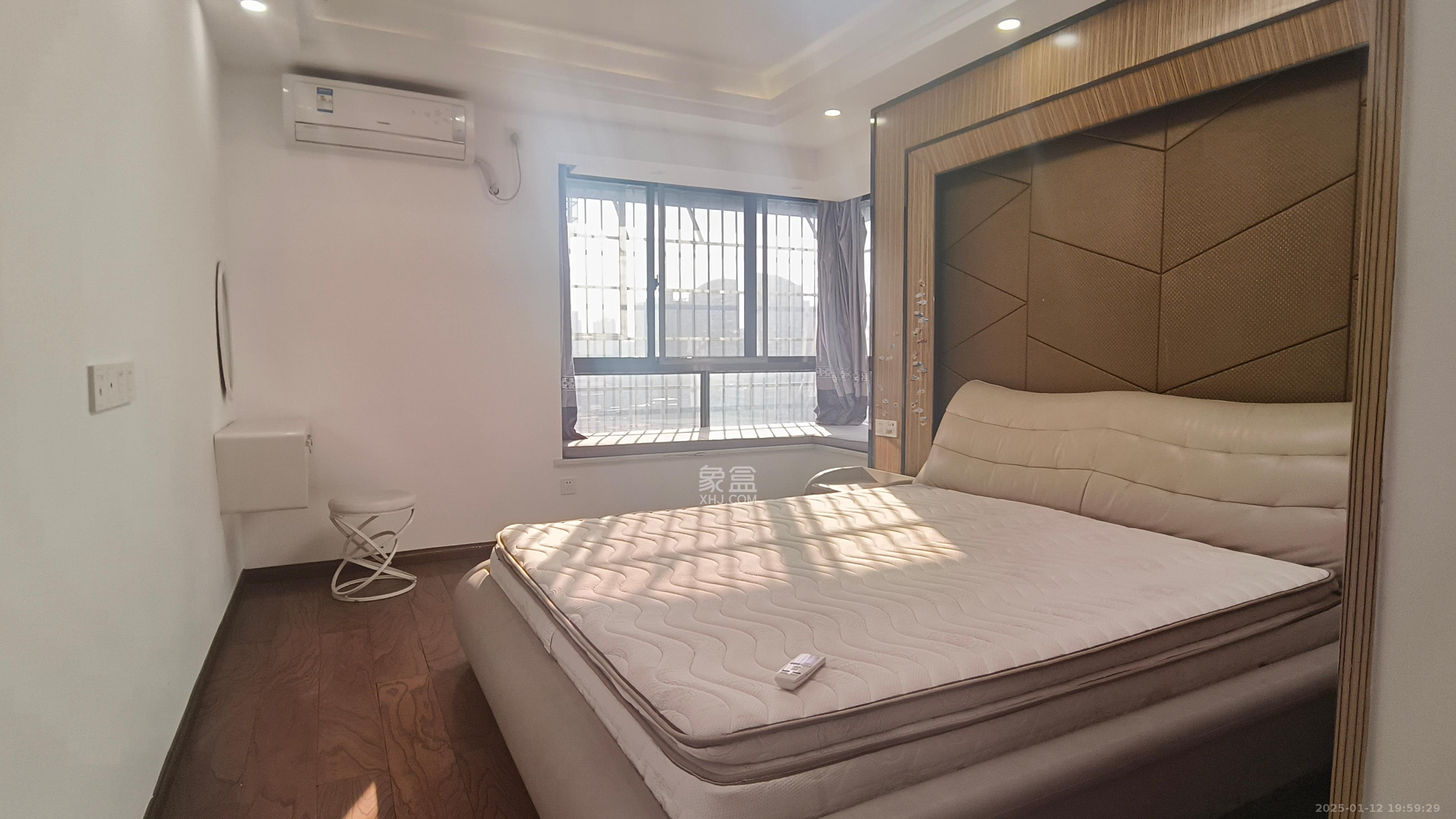 百纺大院宿舍 2室1厅1卫 1400.0元/月 百纺大院宿舍 2室1厅1卫 1400.0元/月室内图