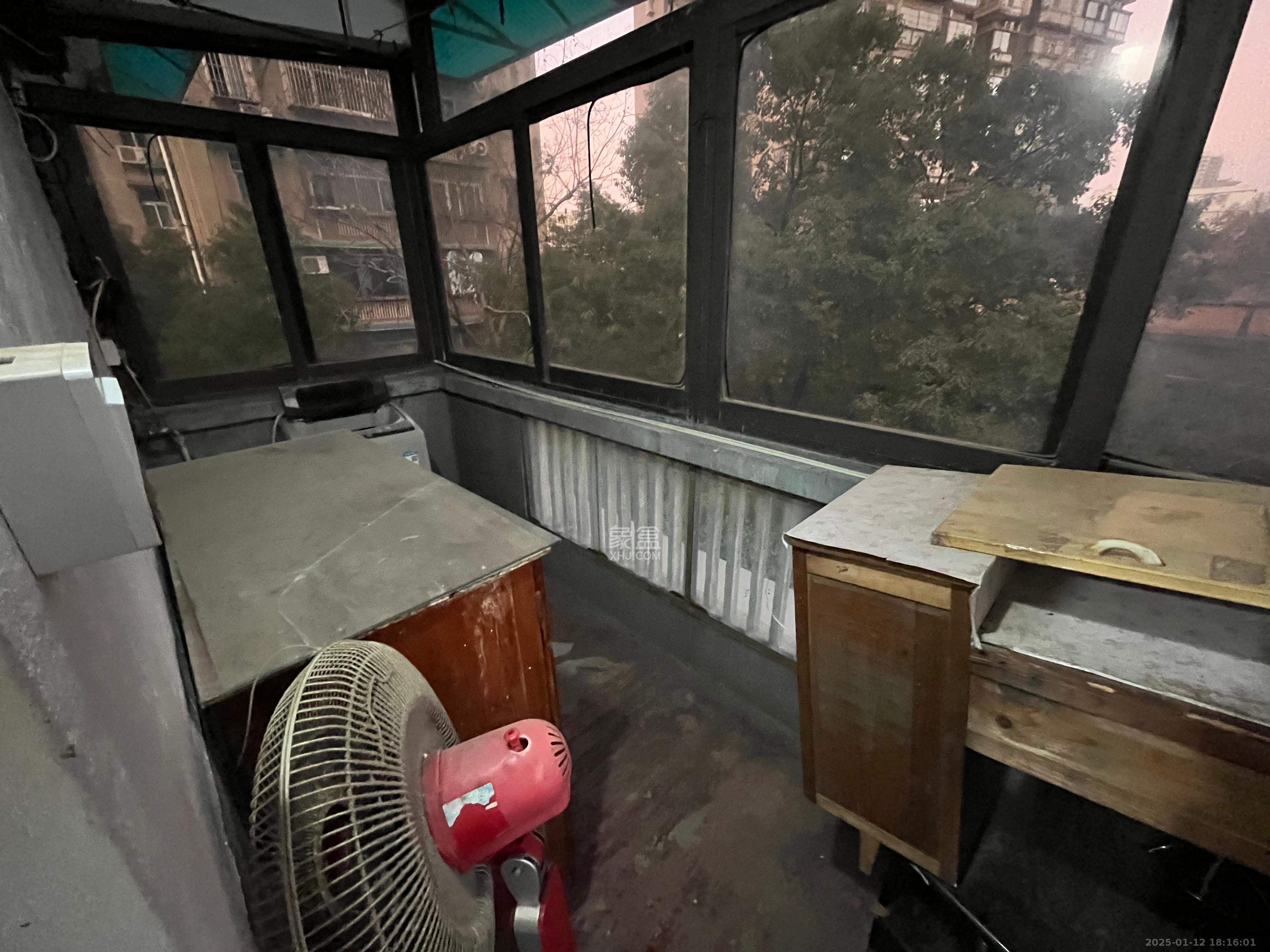 红旗区四片 2室1厅1卫 1300.0元/月 红旗区四片 2室1厅1卫 1300.0元/月室内图