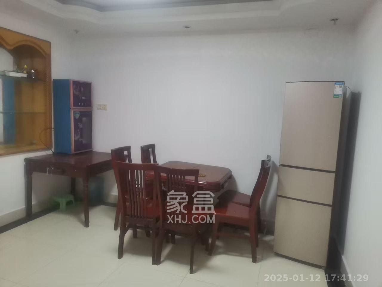 阳明山庄  3室2厅2卫   2400.00元/月室内图