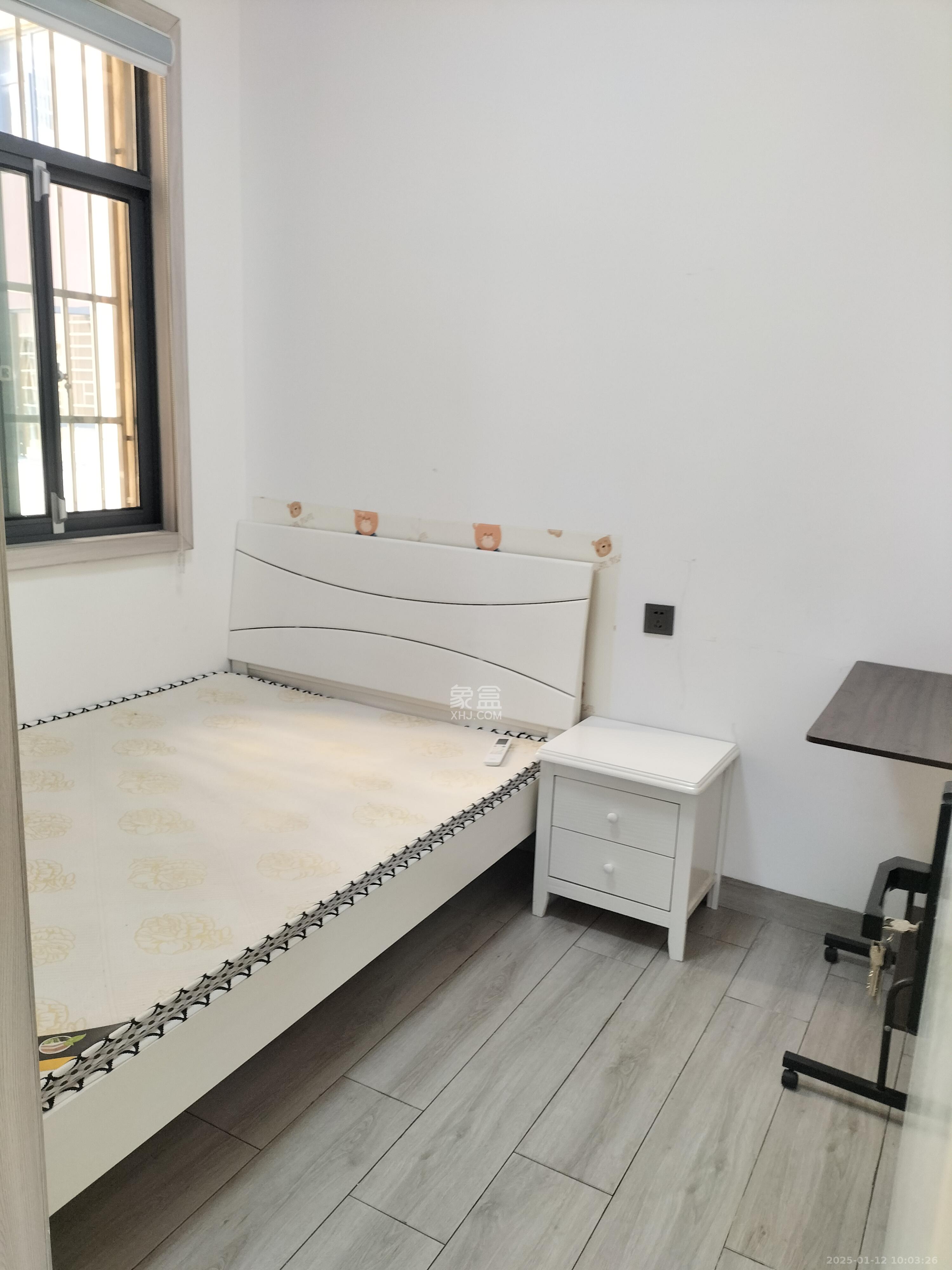 嘉荣苑 3室2厅1卫 2600.0元/月 嘉荣苑 3室2厅1卫 2600.0元/月室内图