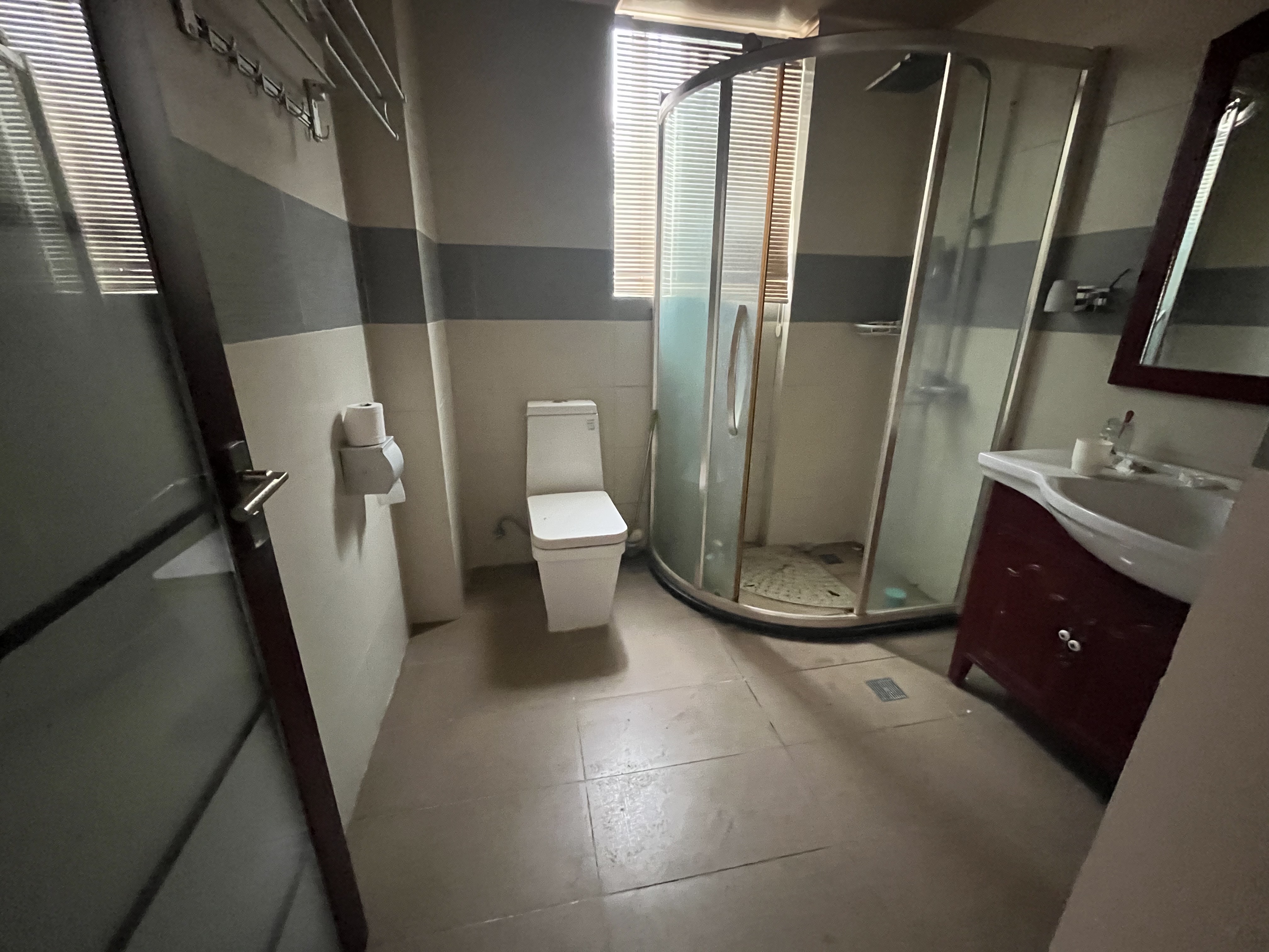 天上人间 3室2厅2卫 180.0万 天上人间 3室2厅2卫 180.0万室内图