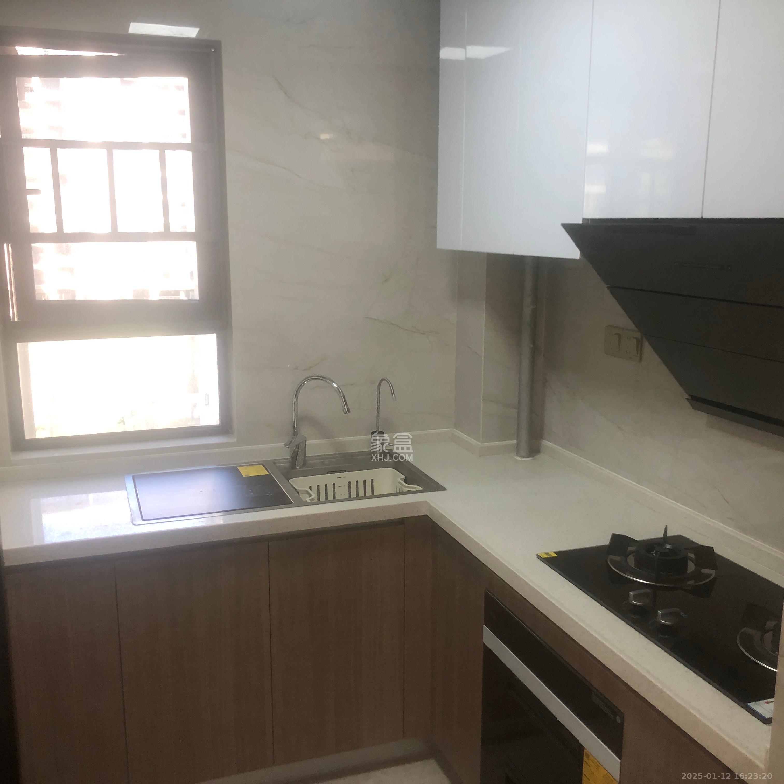 荣盛城 4室2厅2卫 2500.0元/月 荣盛城 4室2厅2卫 2500.0元/月室内图