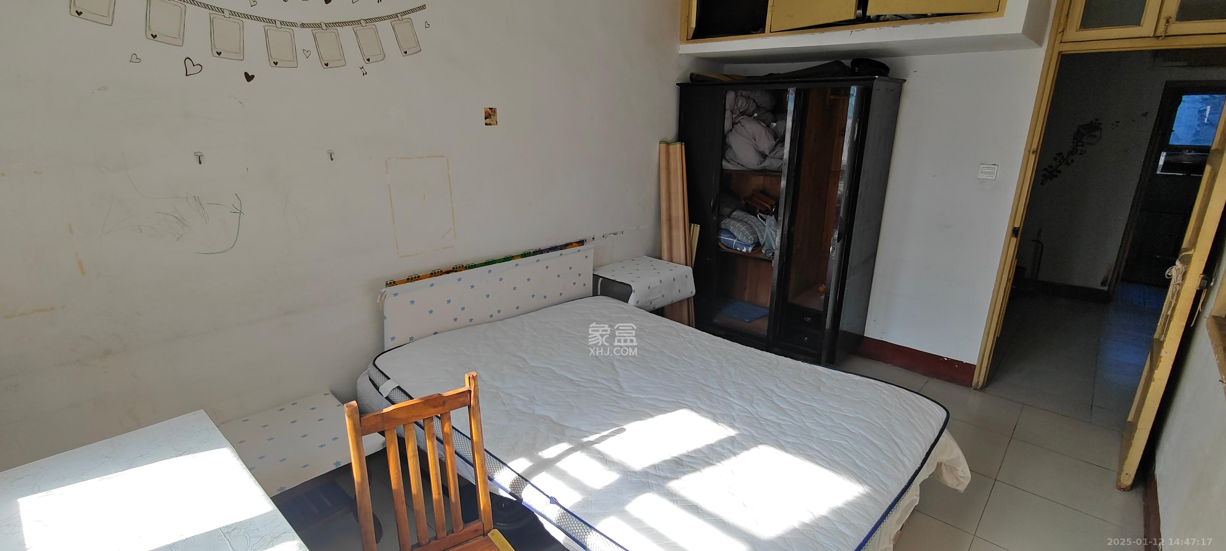 望岳村  2室1厅1卫   1100.00元/月室内图